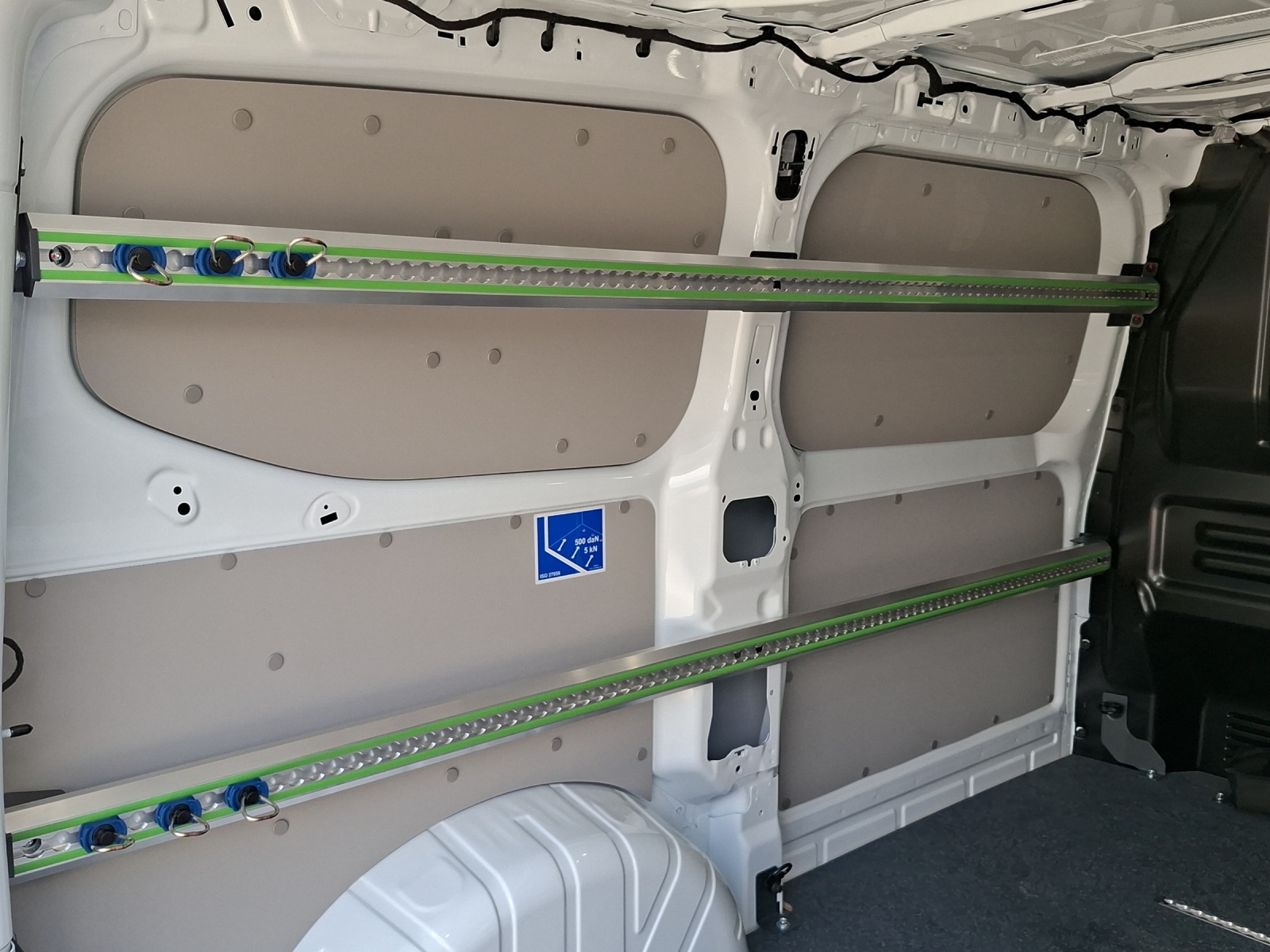 FORD Transit Custom Van 320 L1H1 Trend 4x4 Automatique-image-9