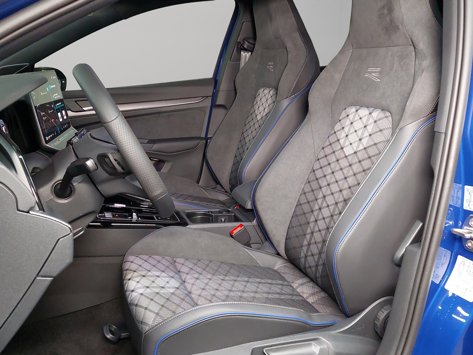 VW Golf 1.5 e TSI mHEV R-Line DSG-image-5