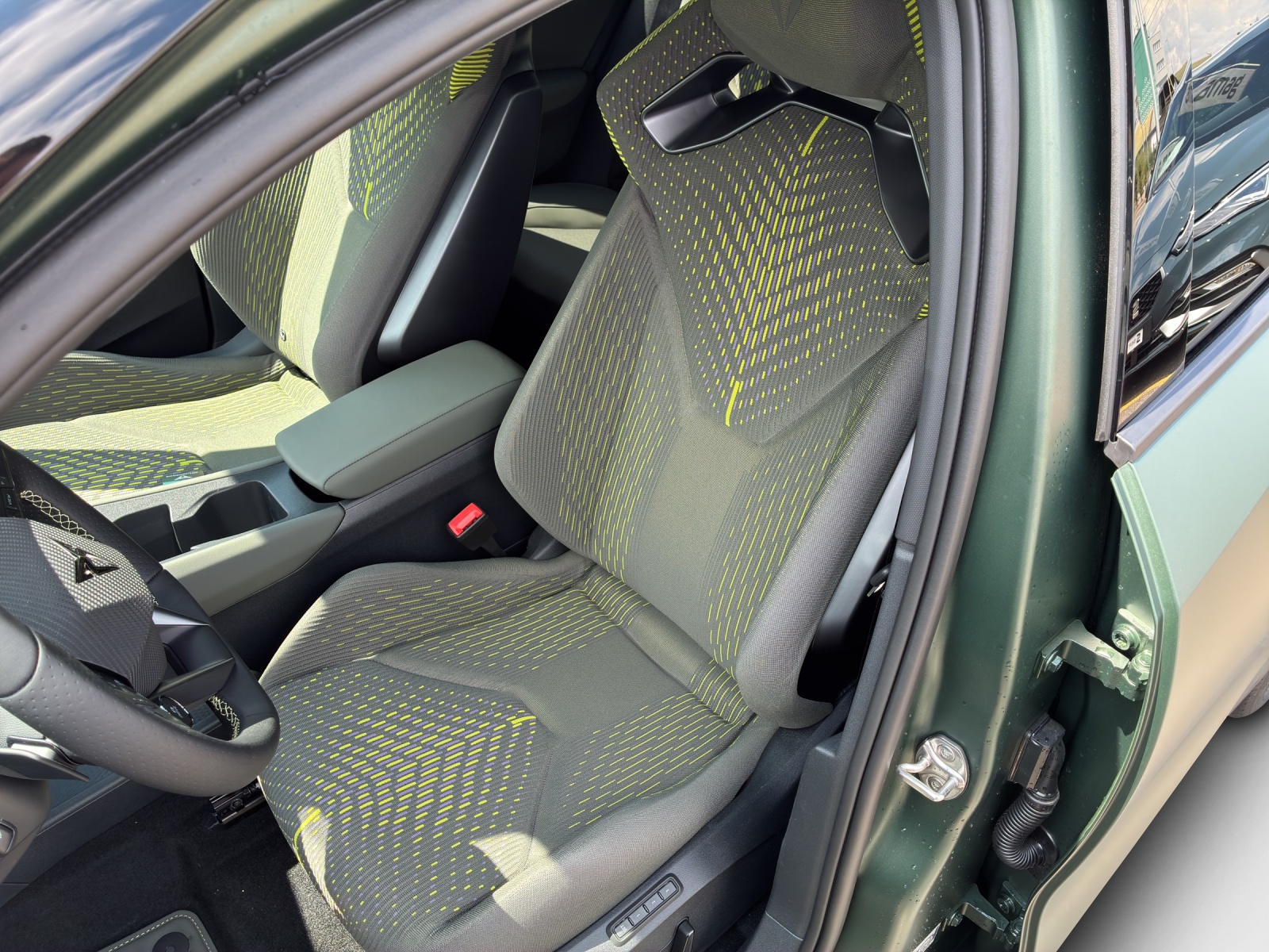 CUPRA Raval 52 kWh VZ Extreme Launch Edition-image-14