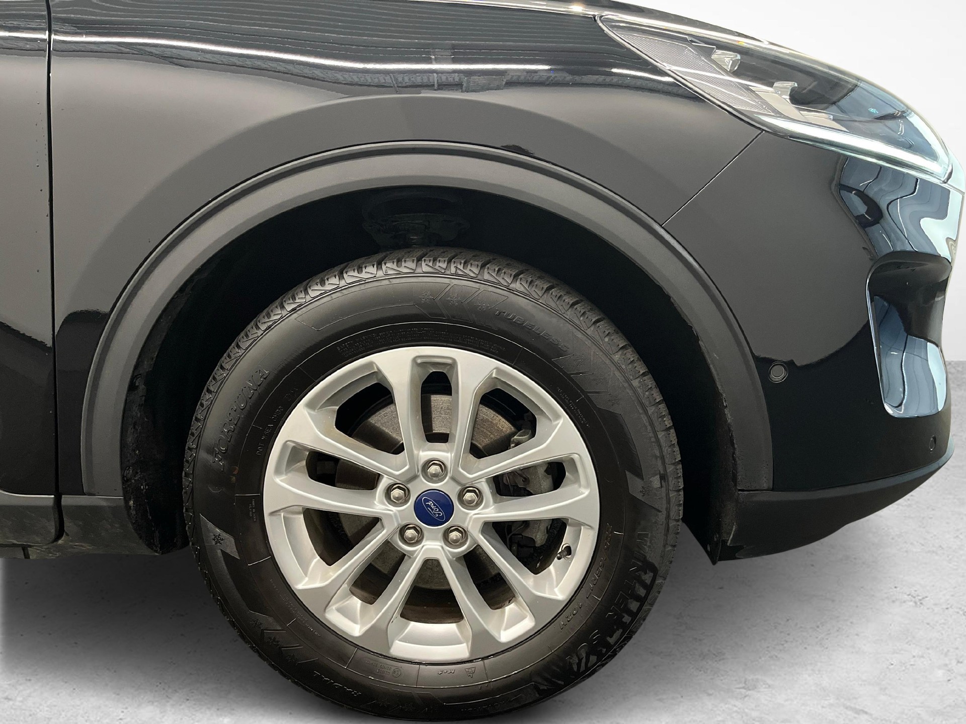 FORD Kuga 2.5 Hybrid Titanium 4x4-image-12