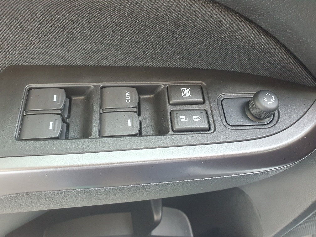 SUZUKI Vitara 1.4 Boosterjet Compact Top 4x4 Hybrid-image-18