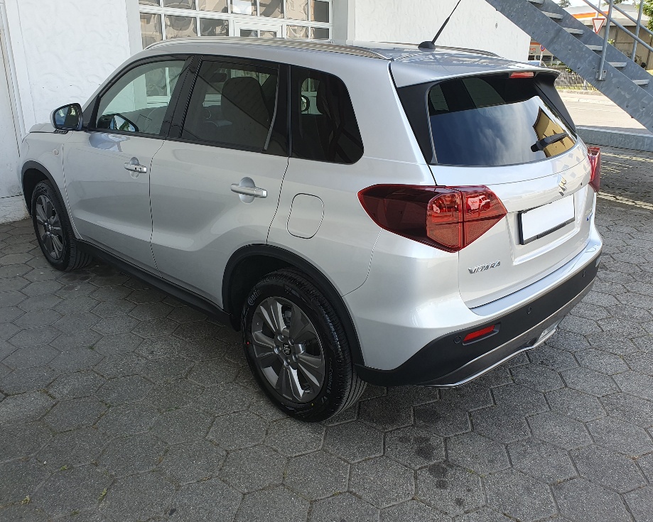 SUZUKI Vitara 1.4 Boosterjet Compact Top 4x4 Hybrid-image-3