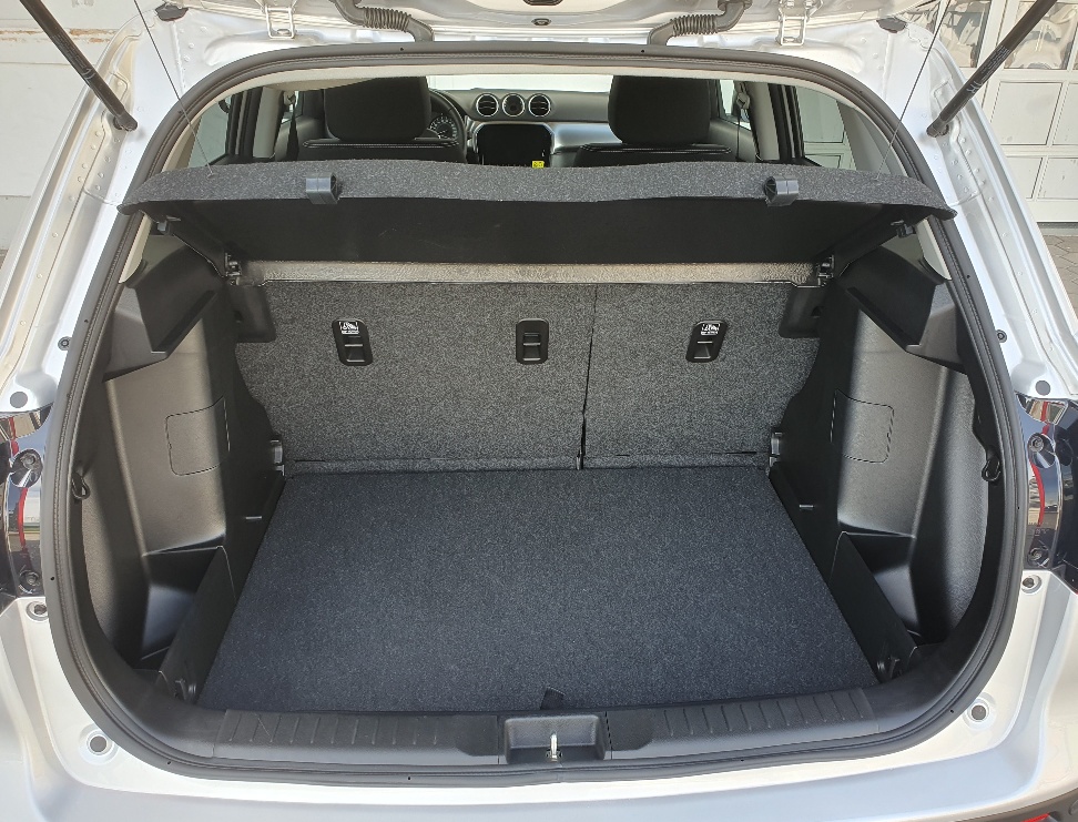SUZUKI Vitara 1.4 Boosterjet Compact Top 4x4 Hybrid-image-4