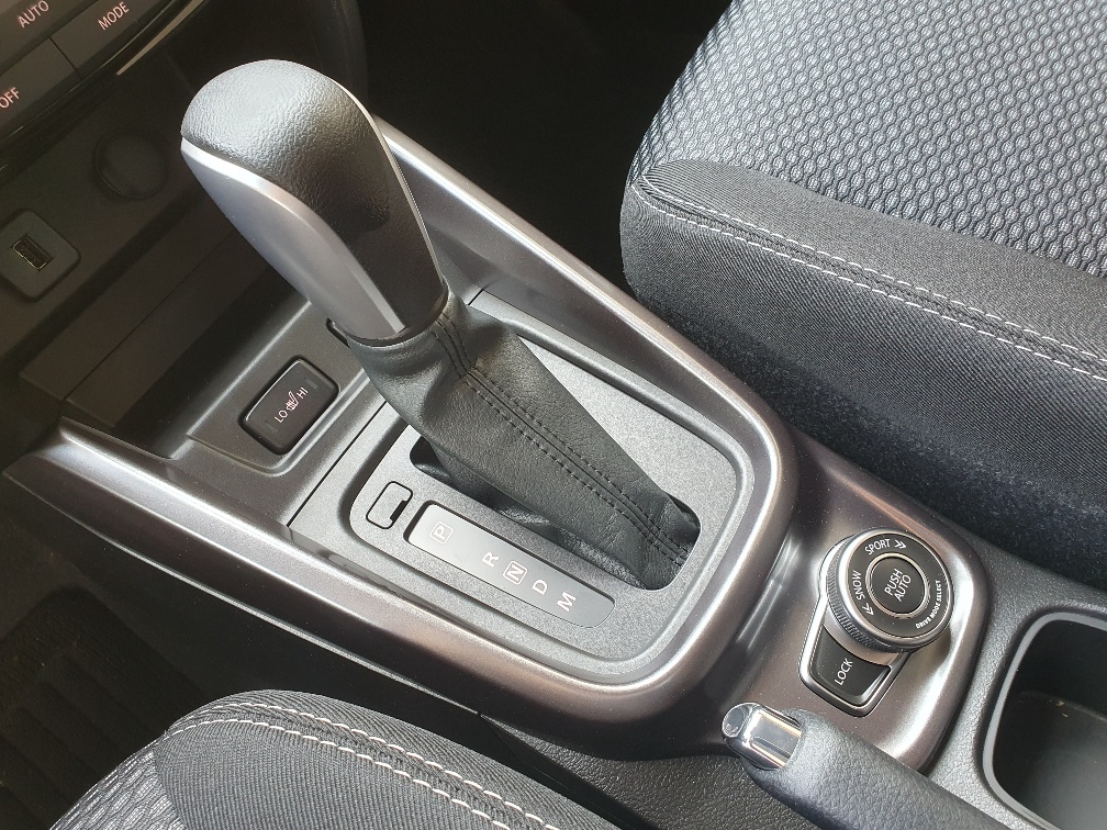 SUZUKI Vitara 1.4 Boosterjet Compact Top 4x4 Hybrid-image-16