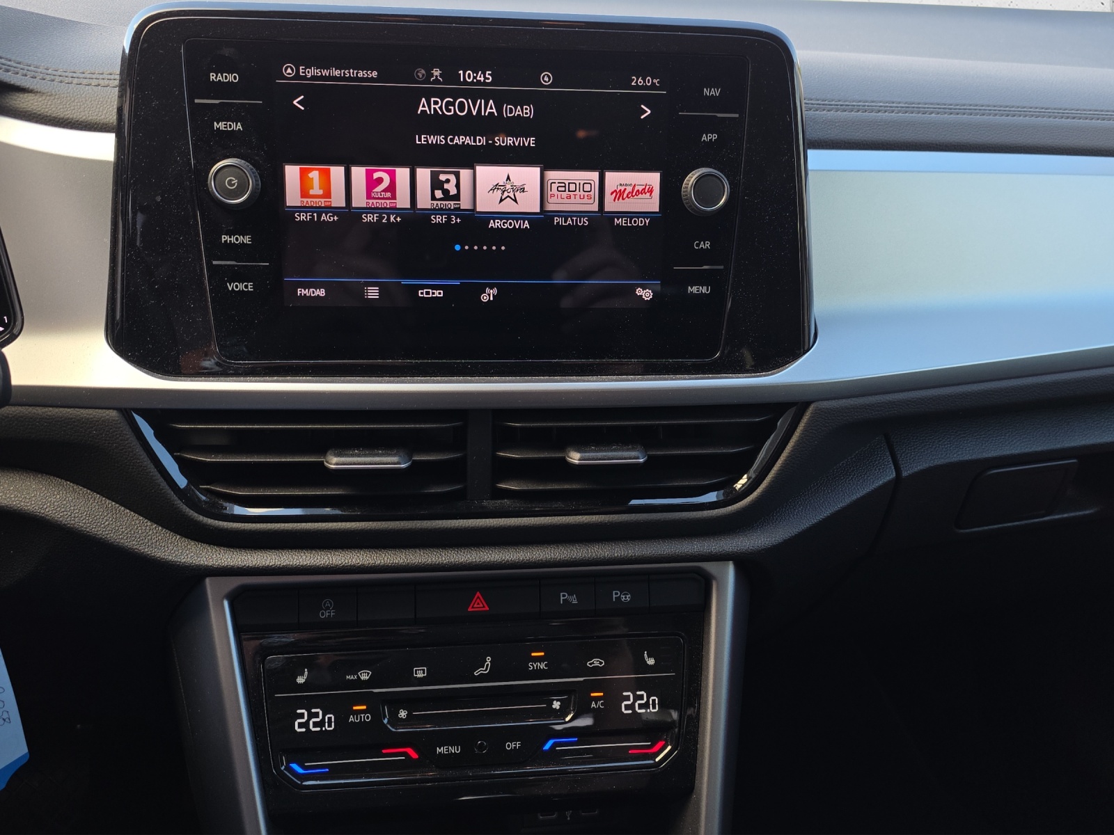 VW T-Roc 1.5 TSI EVO Life DSG mit Anhängevorrichtung, Navi, DAB+ & Sitzheizung-image-20