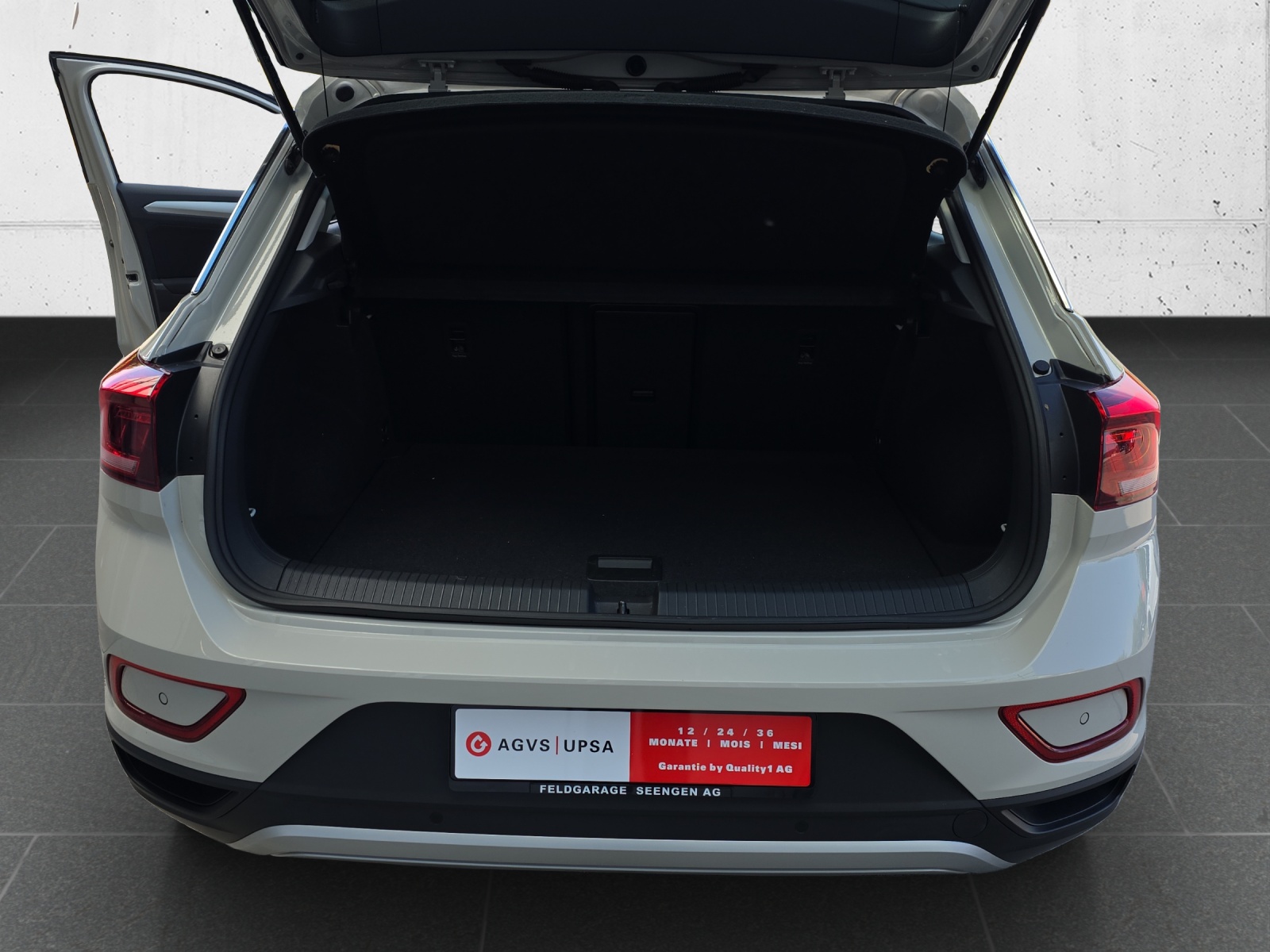 VW T-Roc 1.5 TSI EVO Life DSG mit Anhängevorrichtung, Navi, DAB+ & Sitzheizung-image-7