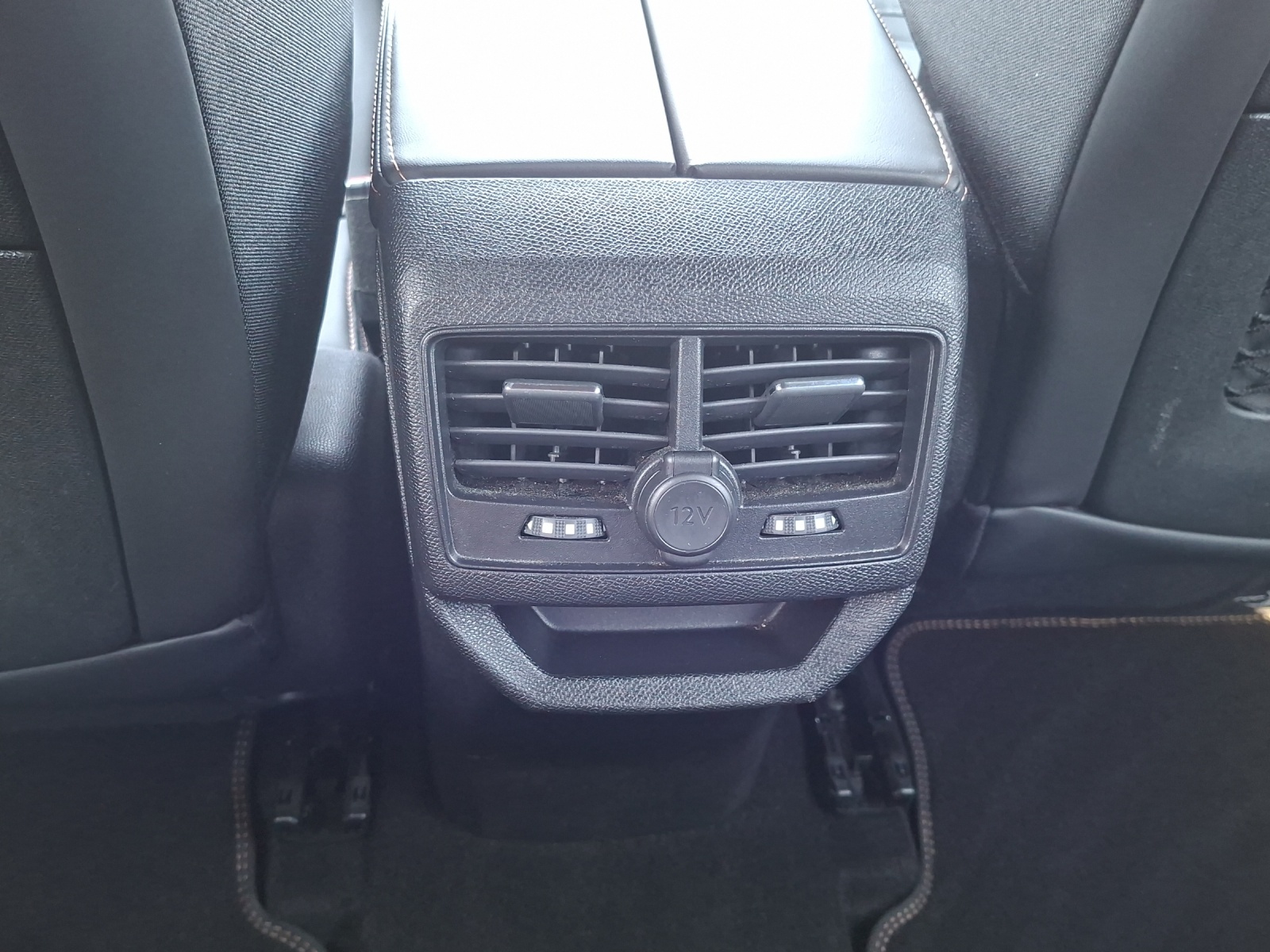 PEUGEOT 3008 1.6 THP GT Line-image-15