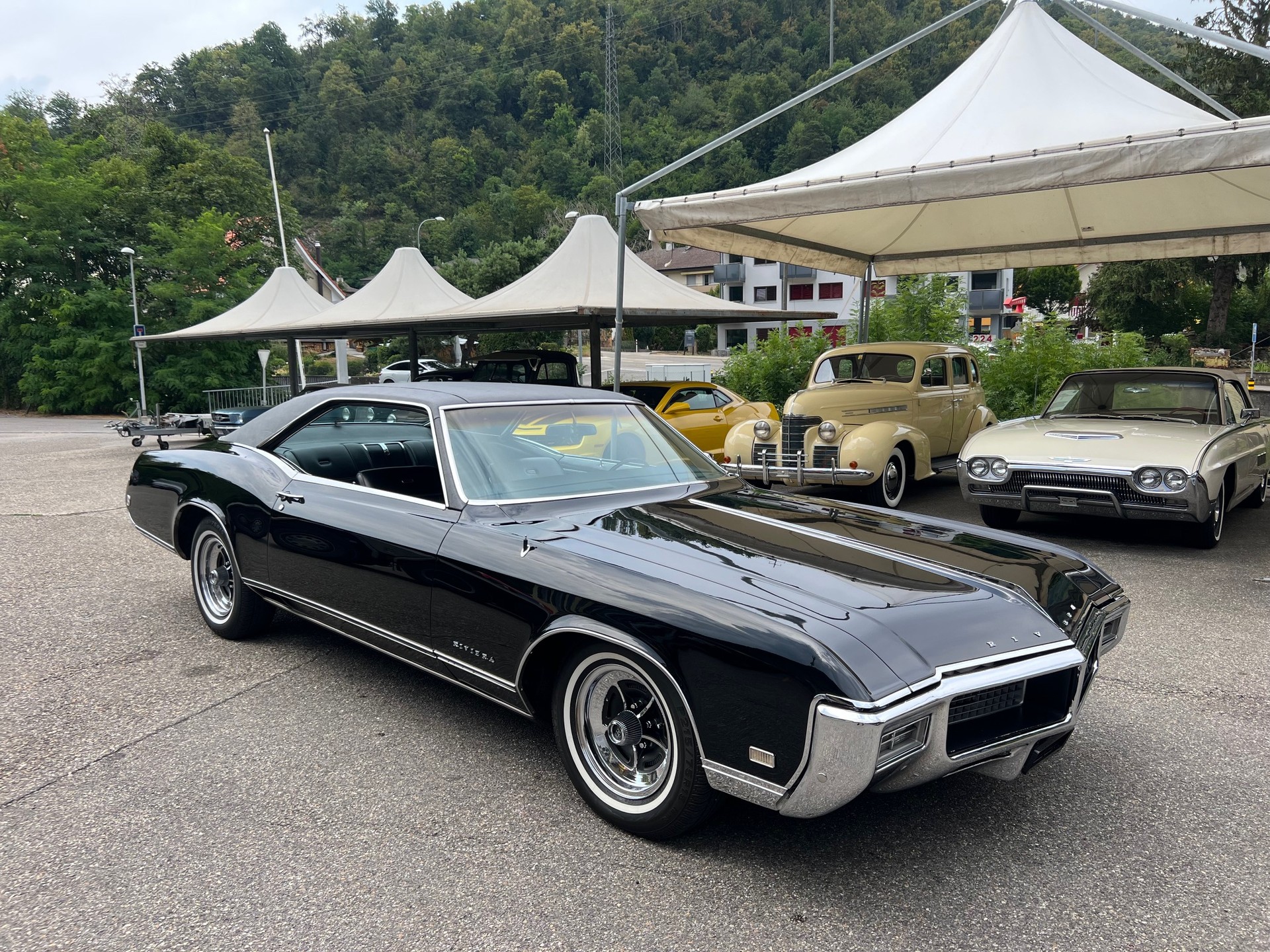 BUICK Riviera-image-0