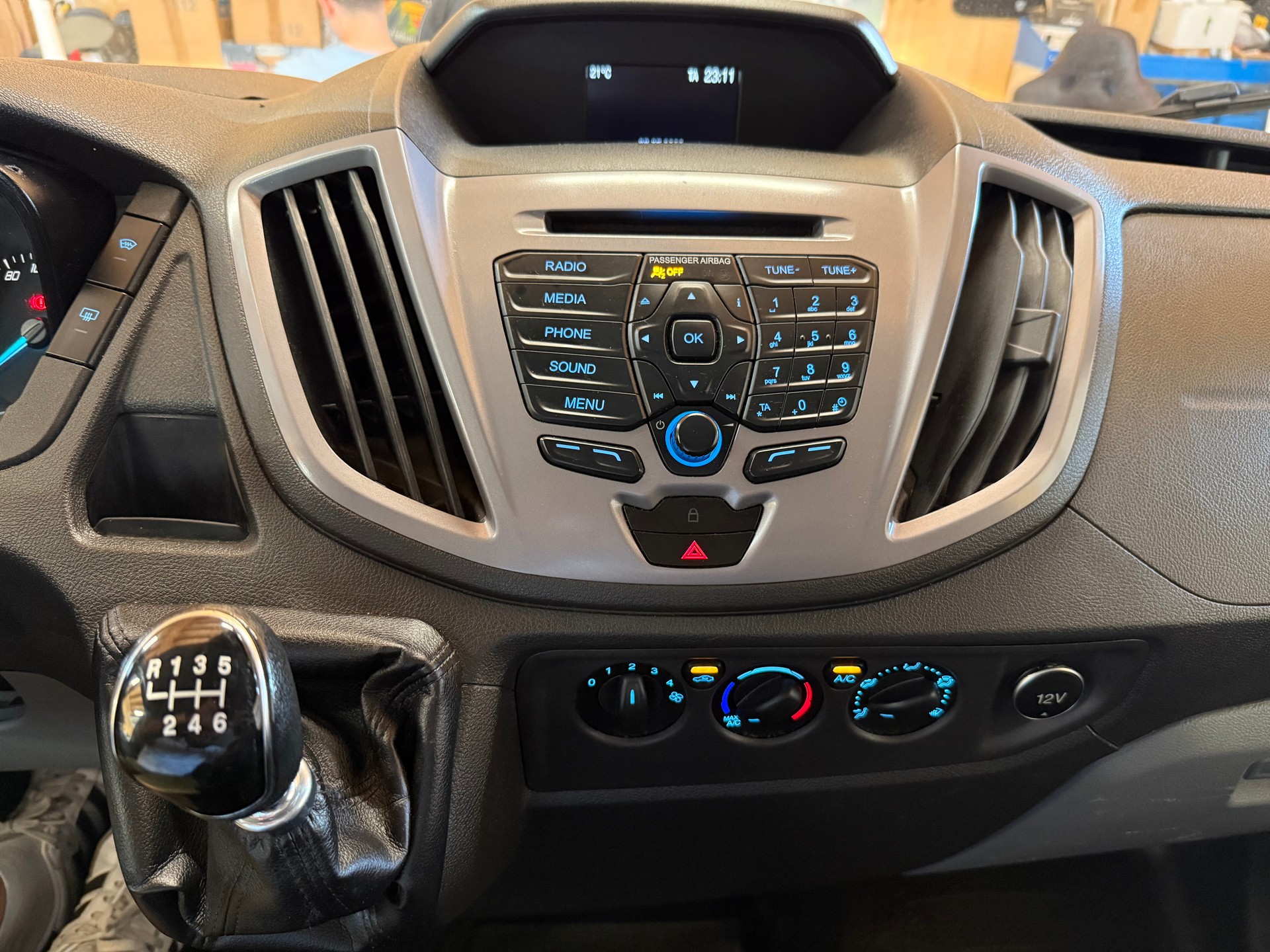 FORD Transit Van 350 L3 Trend 2.0 TDCi 130 FWD-image-9