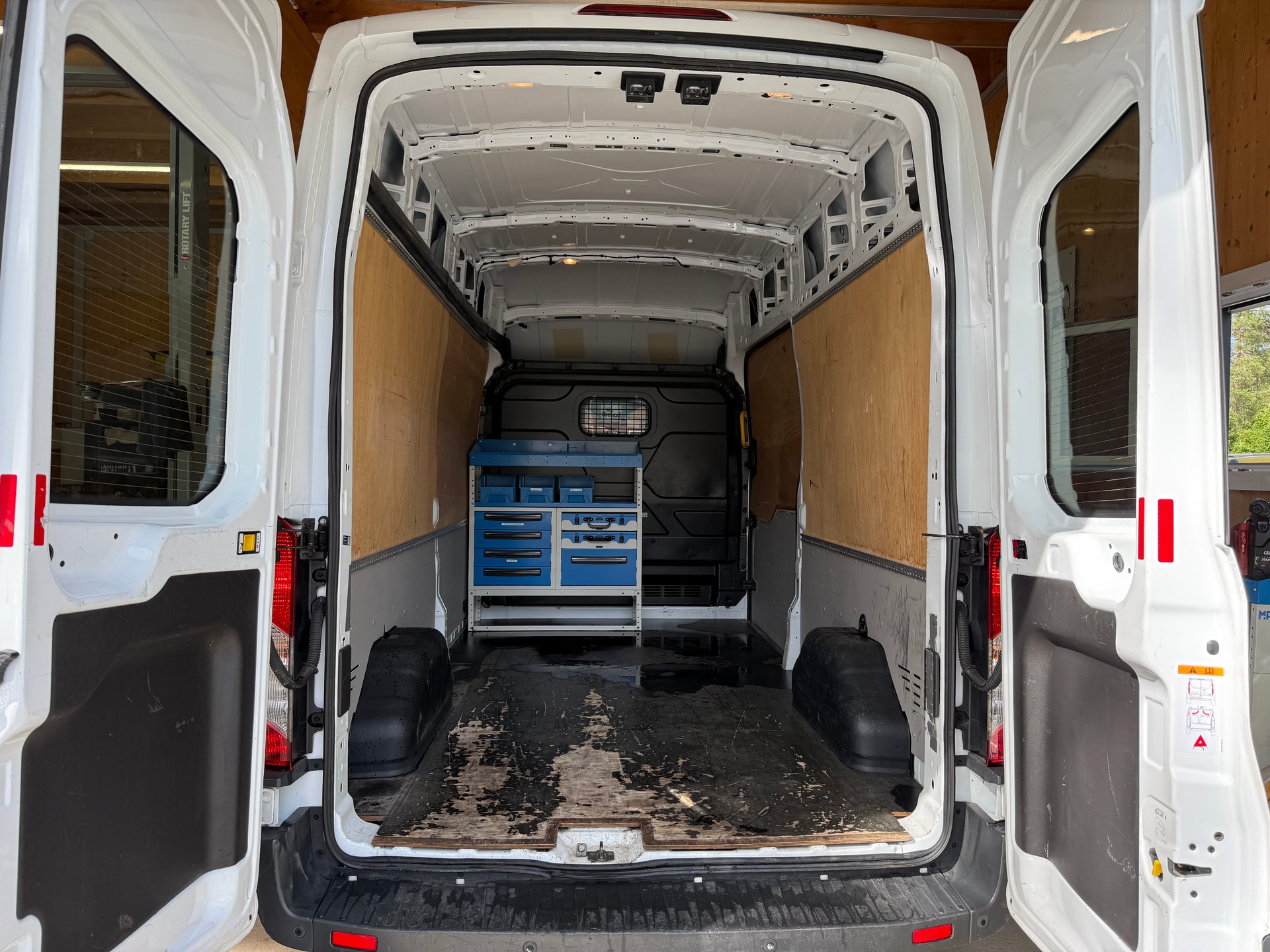 FORD Transit Van 350 L3 Trend 2.0 TDCi 130 FWD-image-11