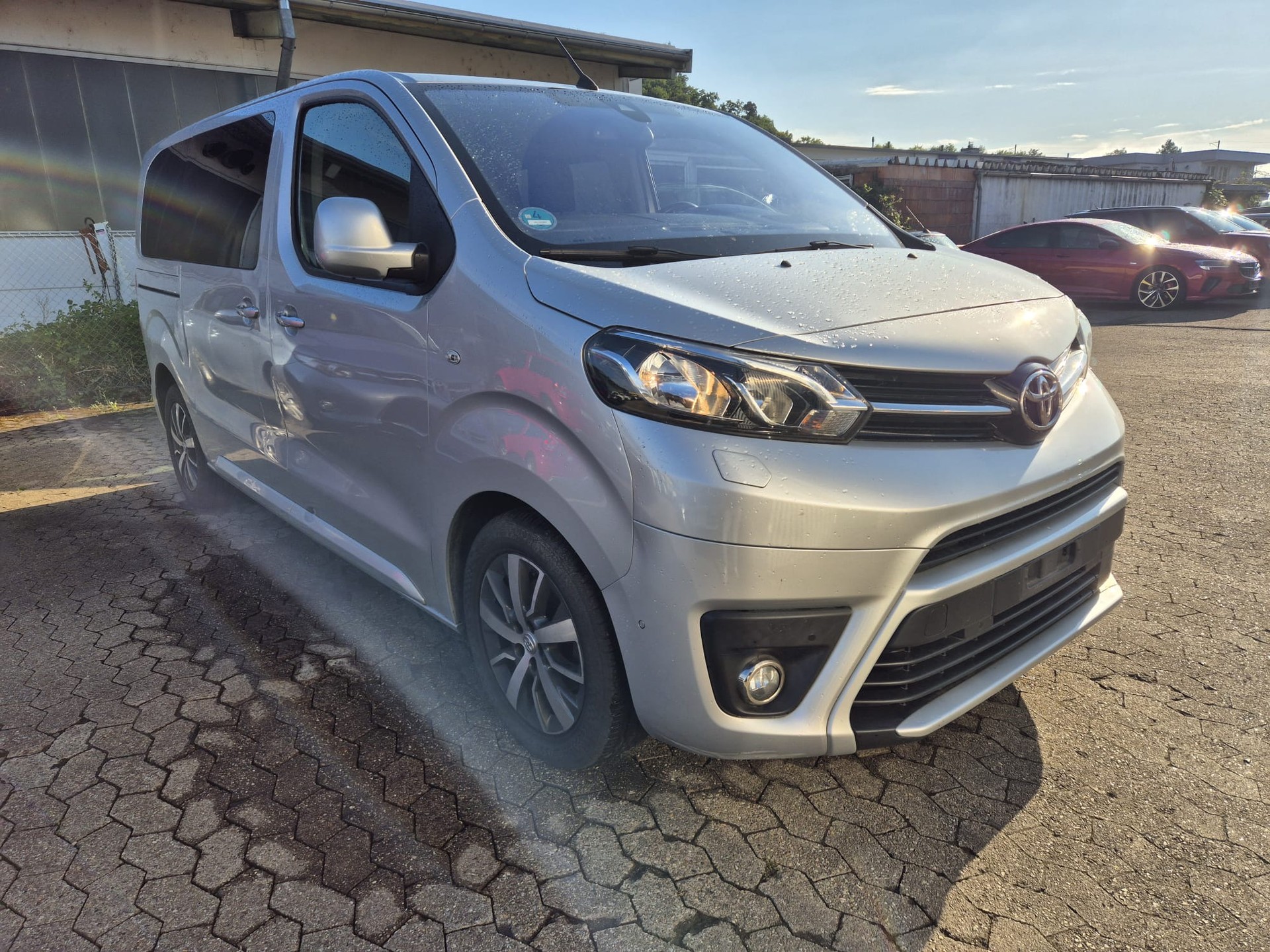 TOYOTA Proace Verso 2.0 D-4D Automatic-image-2
