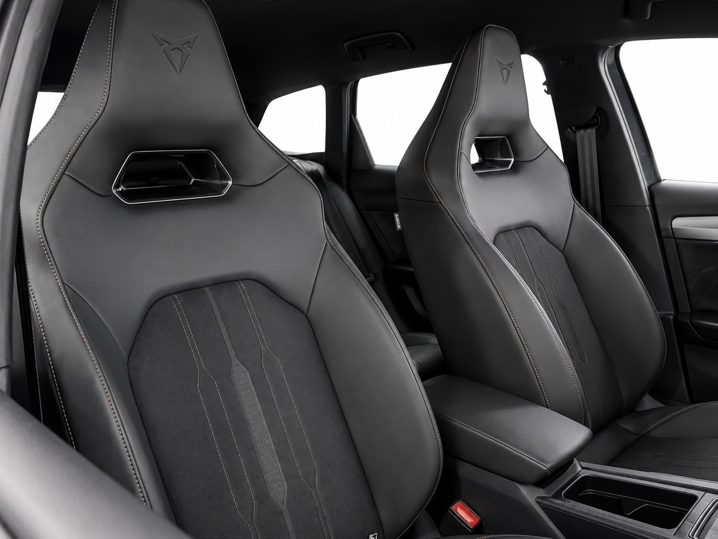 CUPRA LEON ST 2.0 TSI VZ DSG * Anhängerkupplung *-image-11