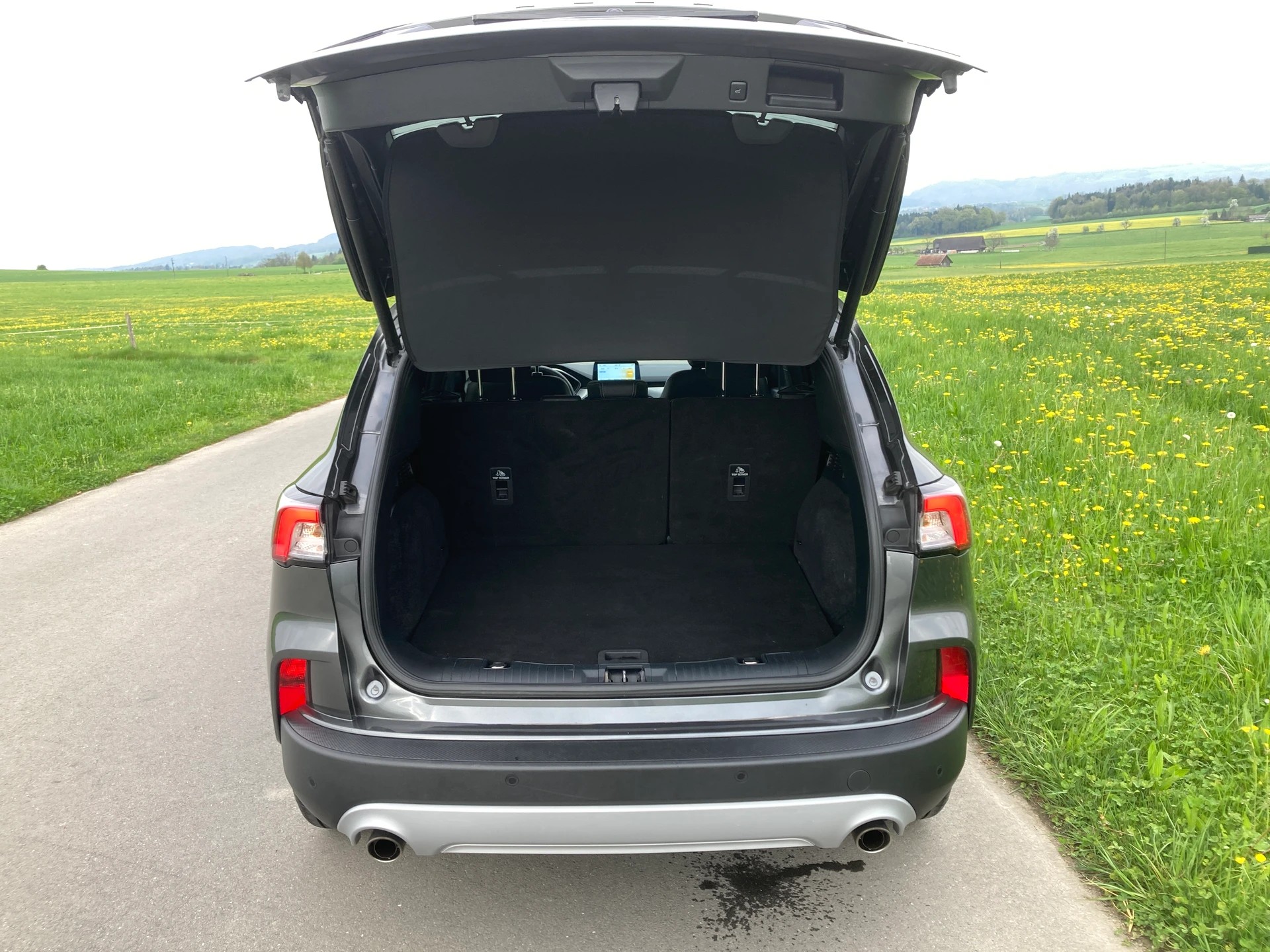 FORD Kuga 2.5 FHEV Titanium X 4WD-image-5