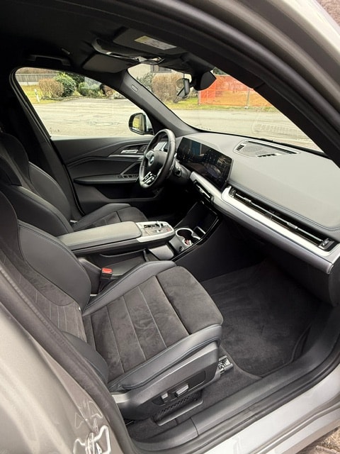 BMW X1 xDrive 23i 48V M Sport-image-14