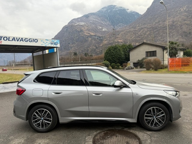 BMW X1 xDrive 23i 48V M Sport-image-5