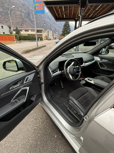 BMW X1 xDrive 23i 48V M Sport-image-10
