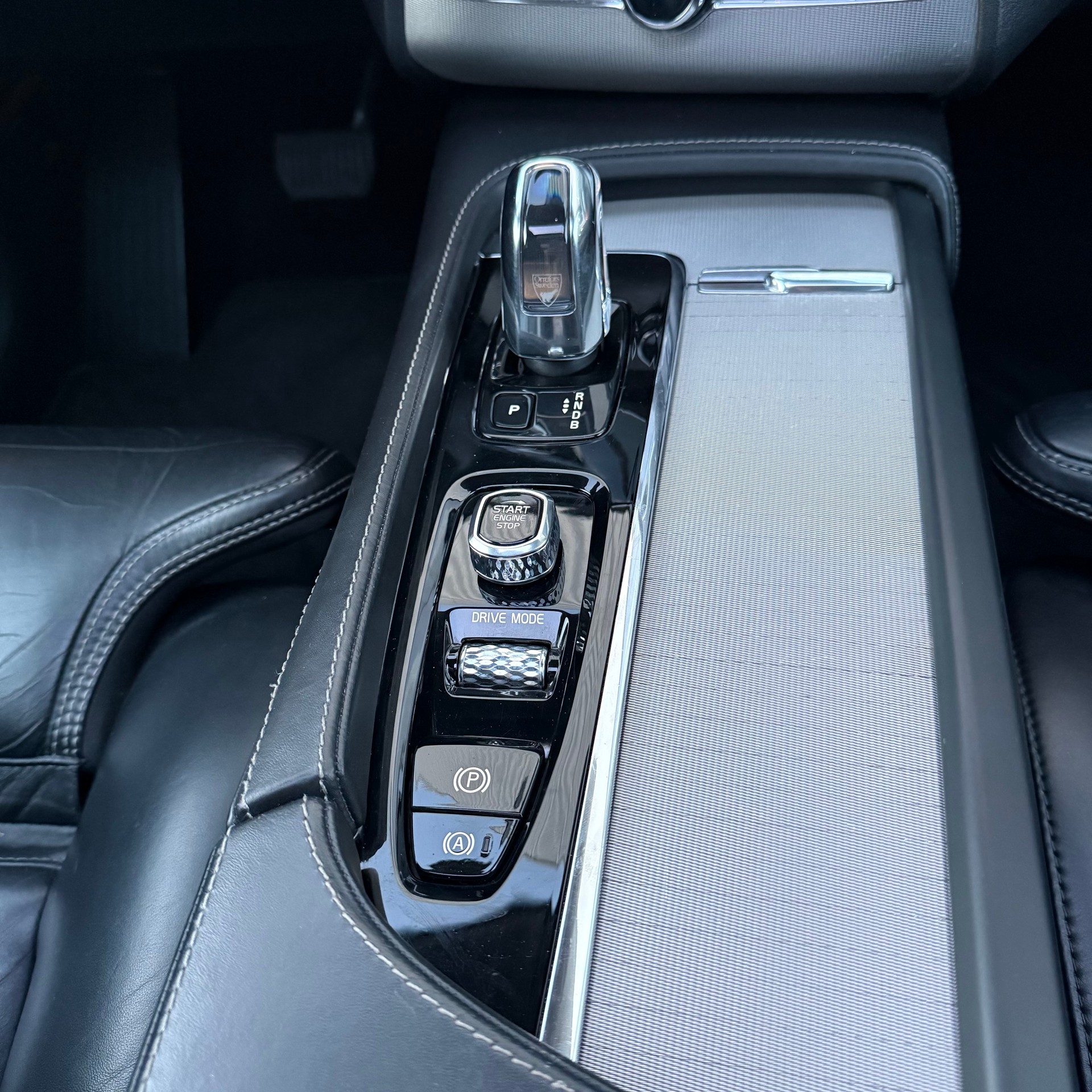 VOLVO XC90 T8 AWD Inscription Geartronic Swiss-image-18