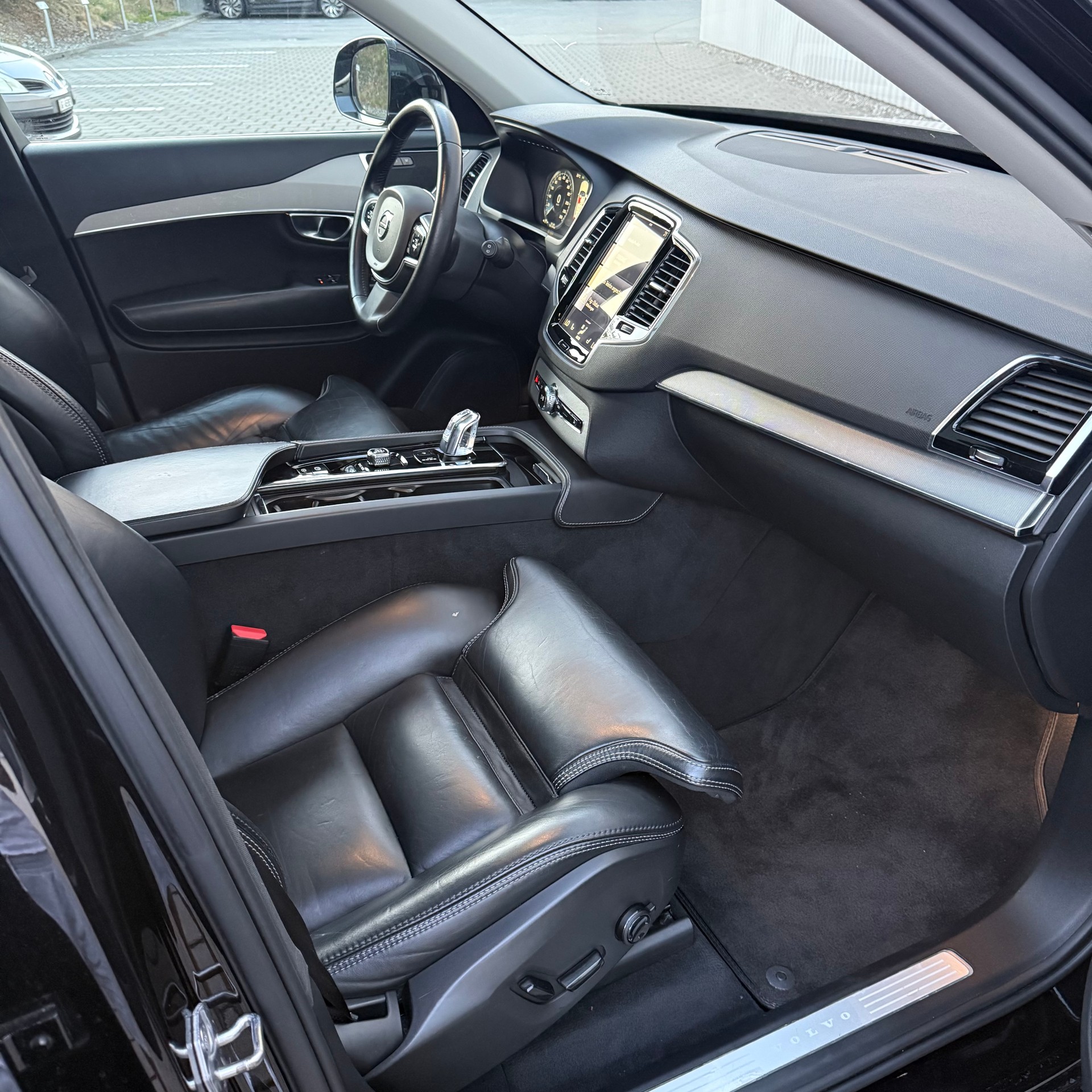 VOLVO XC90 T8 AWD Inscription Geartronic Swiss-image-9