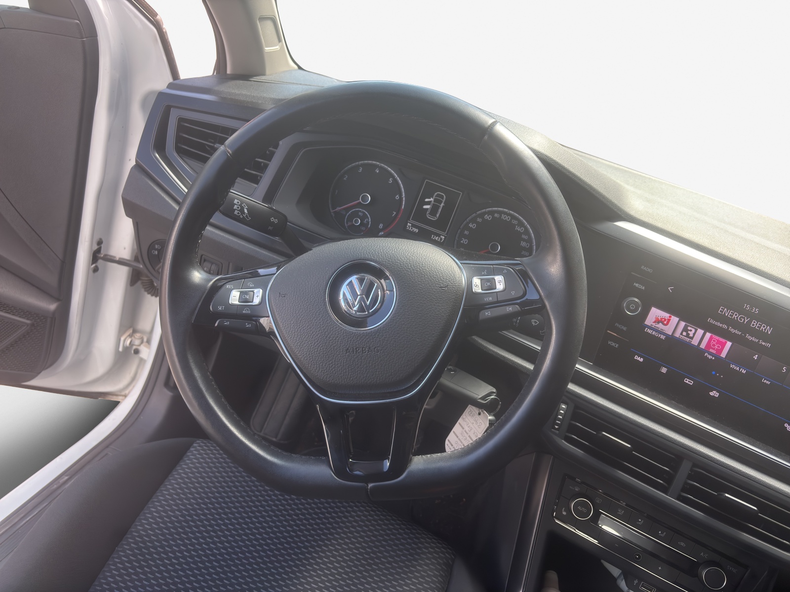 VW Polo 1.0 BMT Trendline-image-9