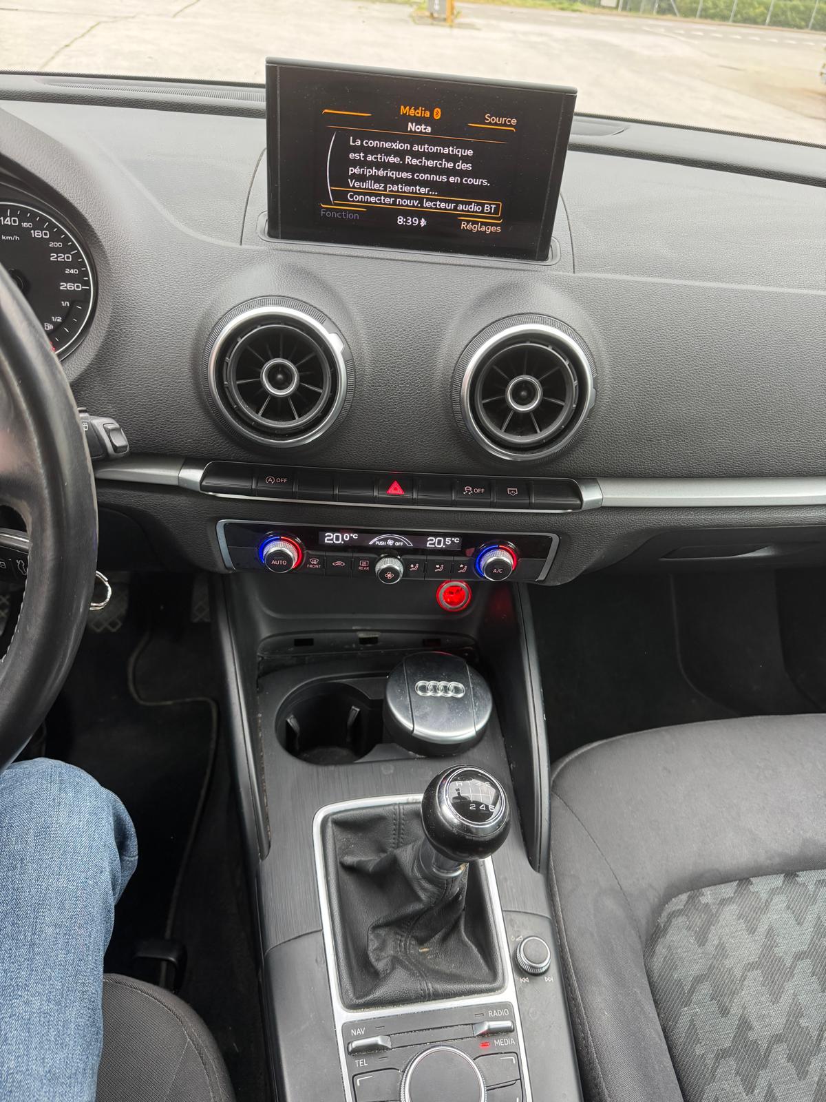 AUDI A3 2.0 TDI Attraction-image-8
