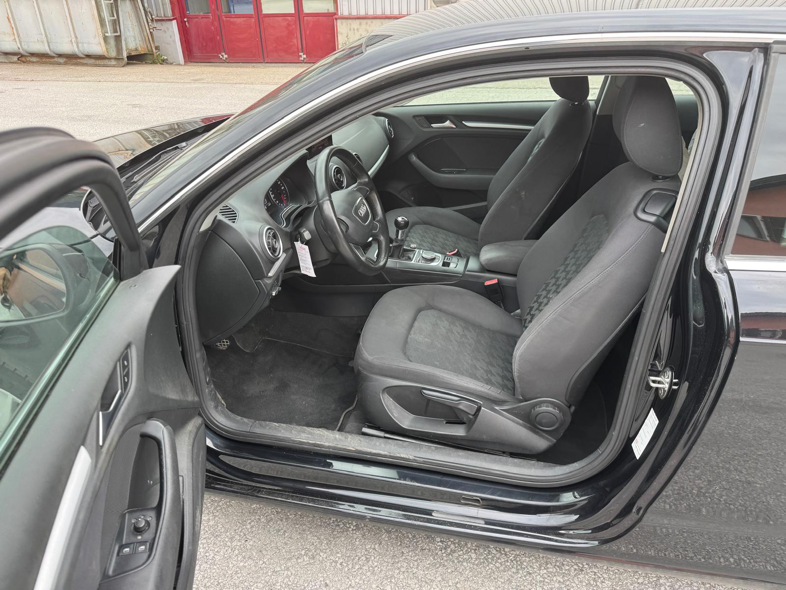 AUDI A3 2.0 TDI Attraction-image-6
