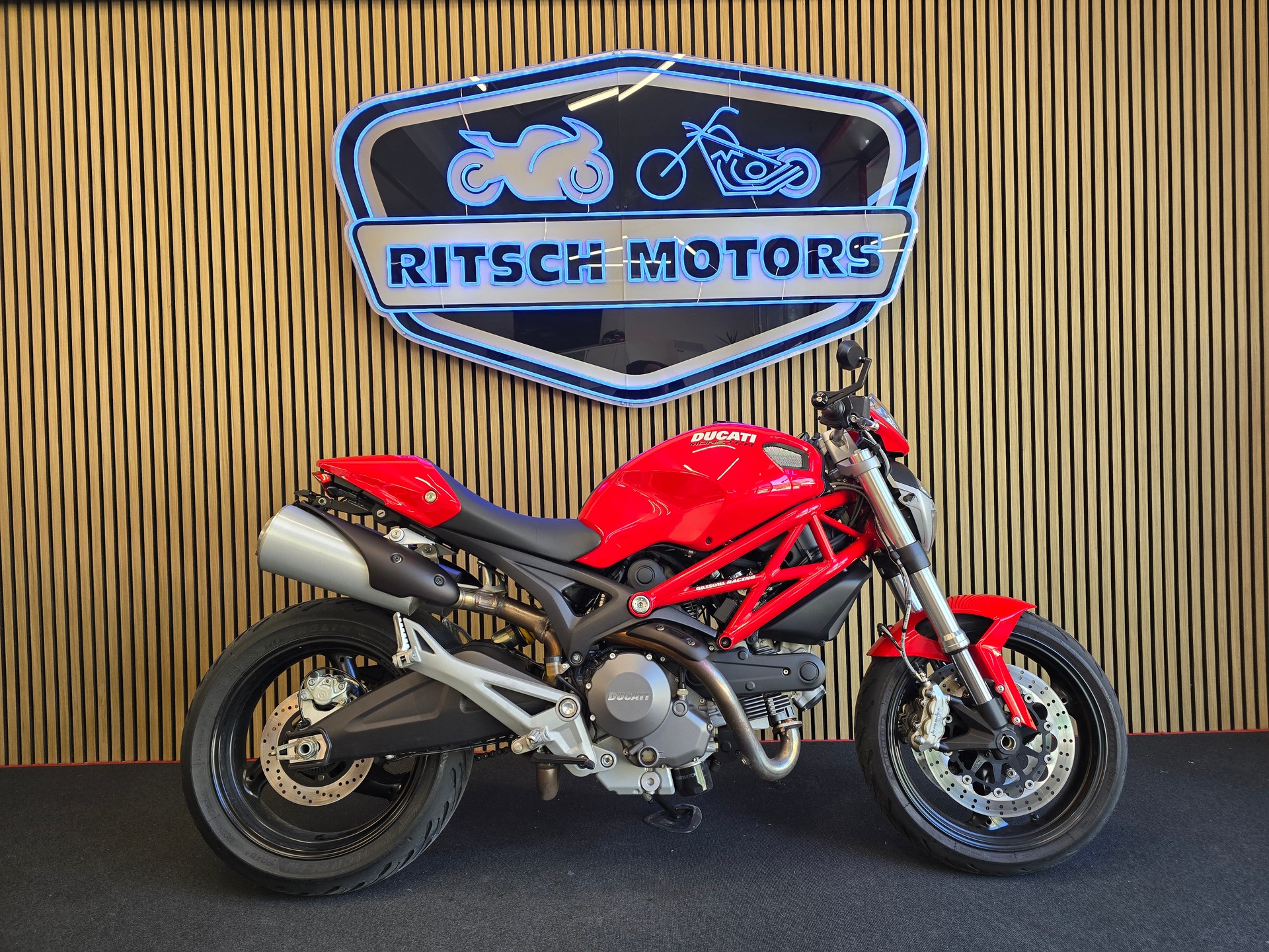 DUCATI Monster 696M ABS