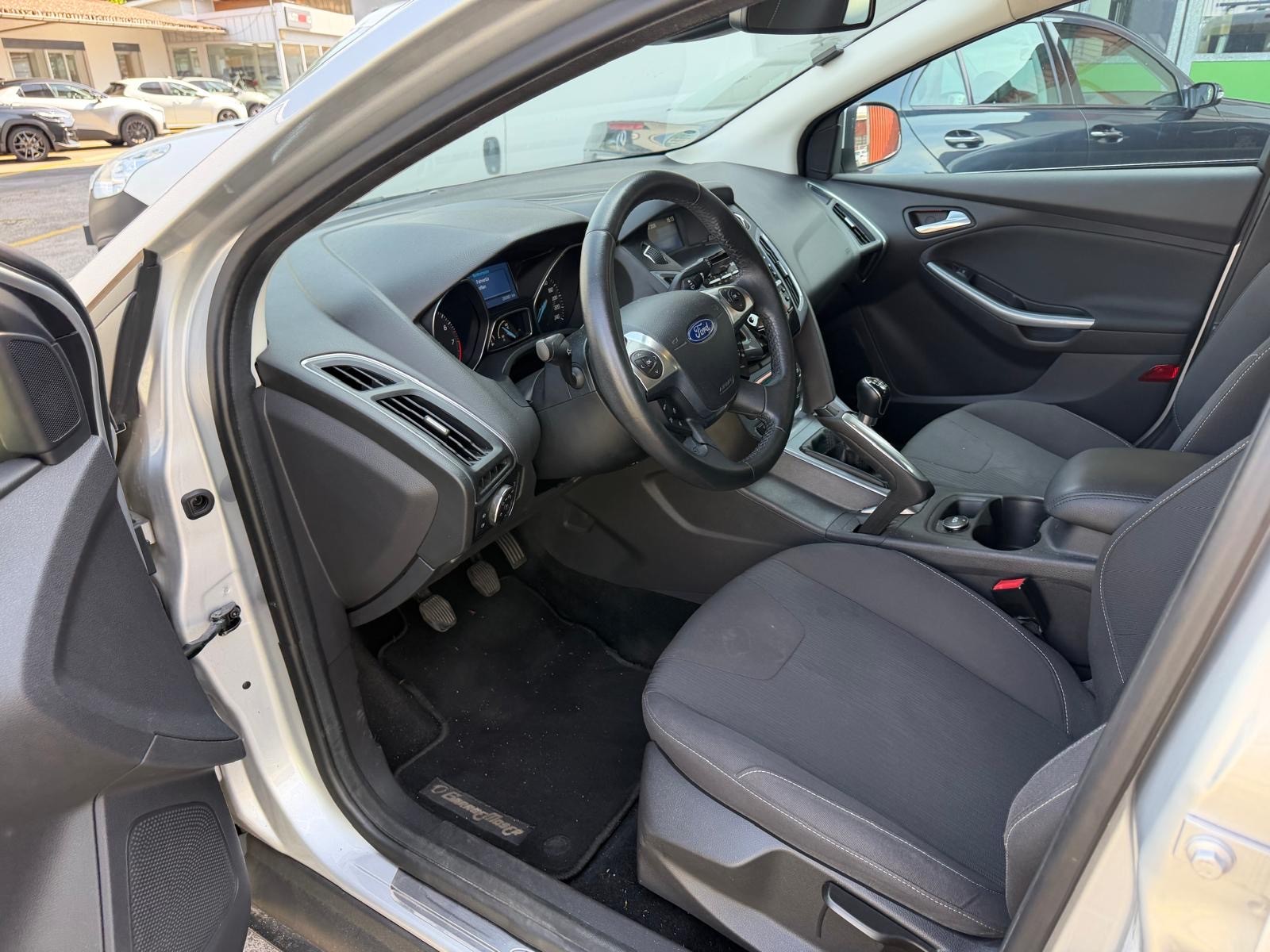 FORD Focus 1.6 SCTi Titanium-image-6