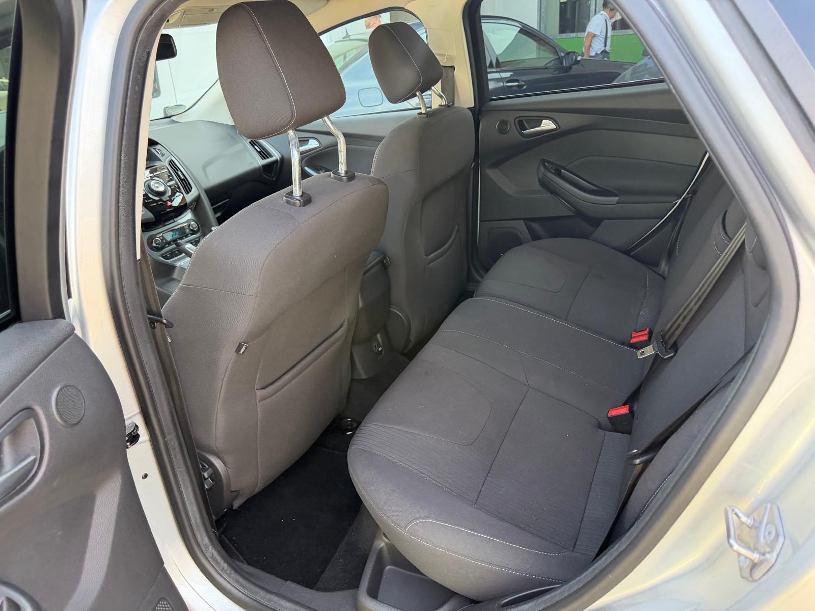 FORD Focus 1.6 SCTi Titanium-image-11