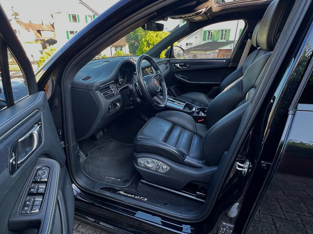 PORSCHE MACAN-image-3
