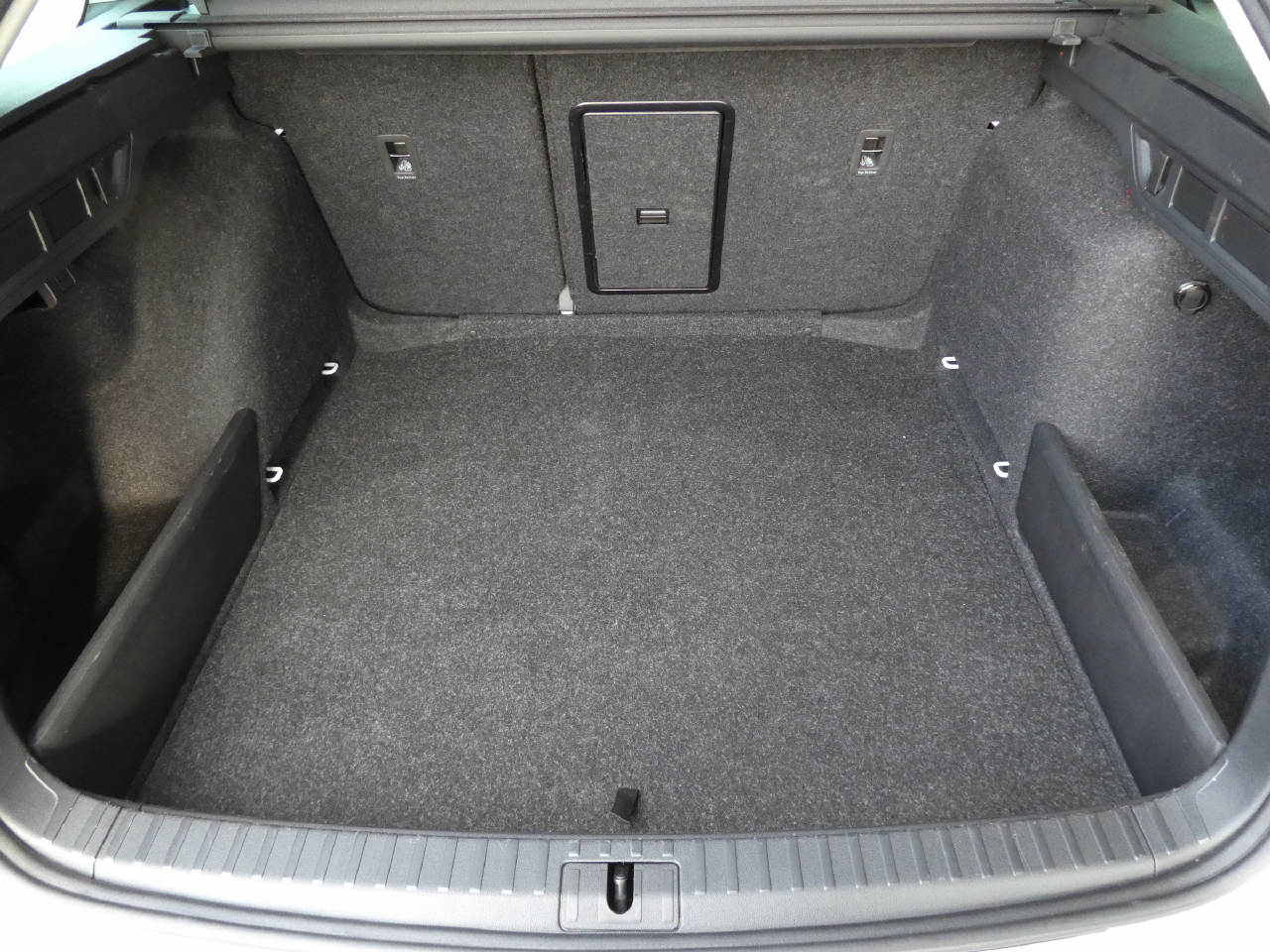 SKODA Octavia Combi 2.0 TDI 150 Selection DSG-image-14