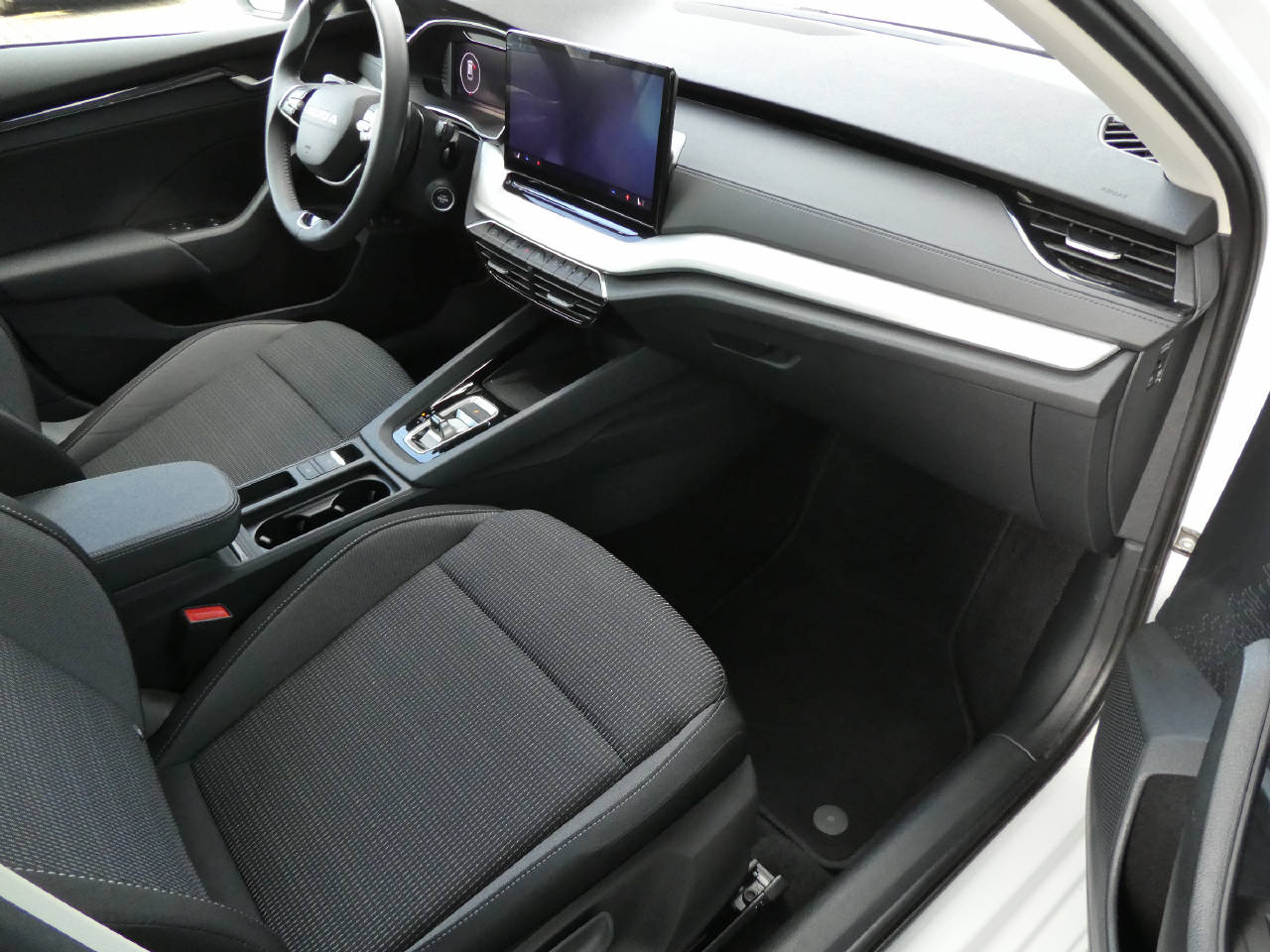 SKODA Octavia Combi 2.0 TDI 150 Selection DSG-image-8