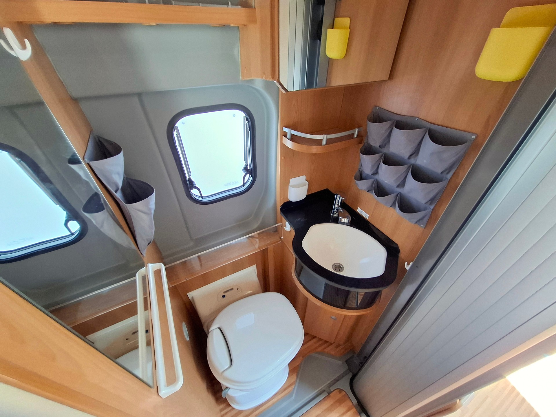 PÖSSL Roadcruiser 640 - AUTOMAT! Längsbett, Solar, Navi, RFK-image-14