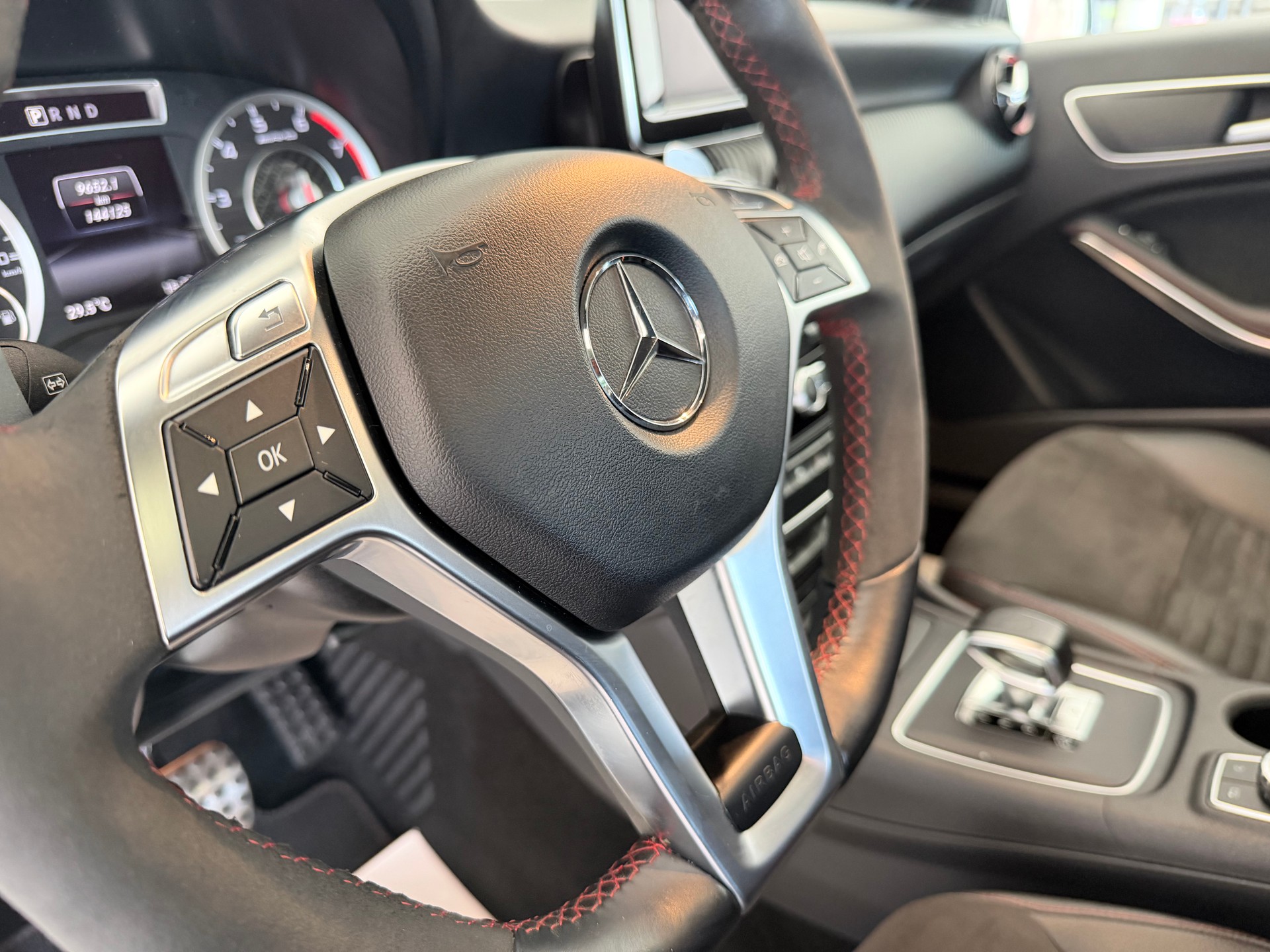 MERCEDES-BENZ A 45 AMG 4Matic Speedshift 7G-DCT-image-10