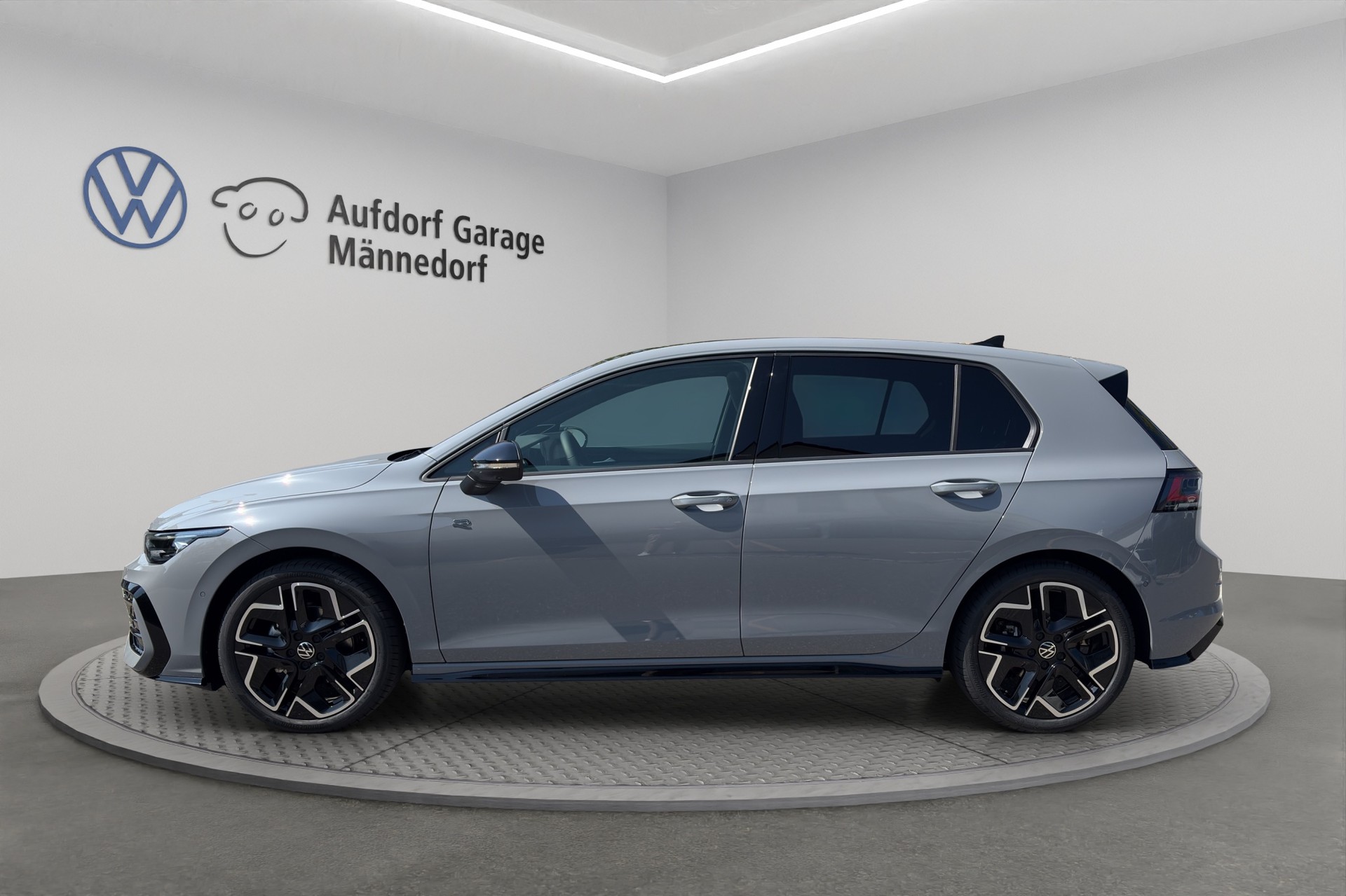 VW Golf 1.5 e TSI mHEV R-Line DSG-image-2