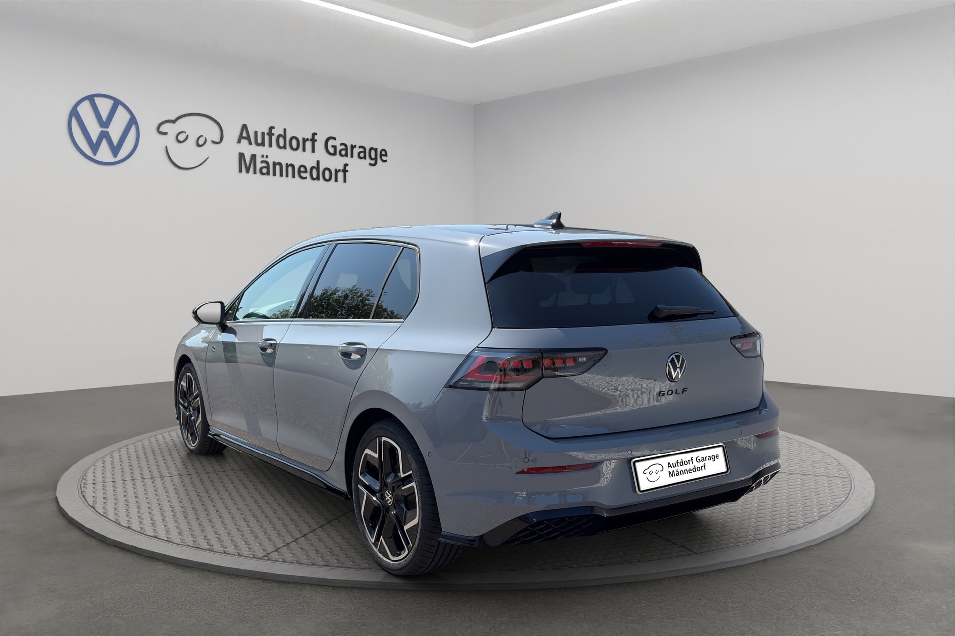 VW Golf 1.5 e TSI mHEV R-Line DSG-image-3
