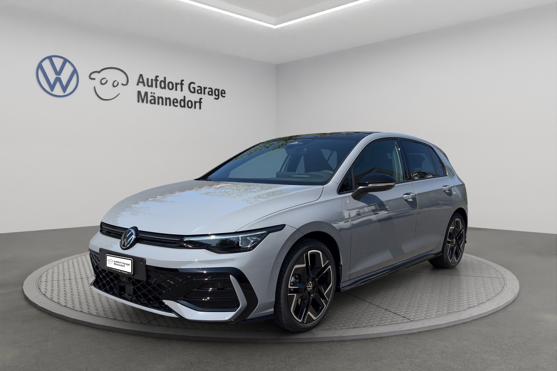 VW Golf 1.5 e TSI mHEV R-Line DSG-image-0