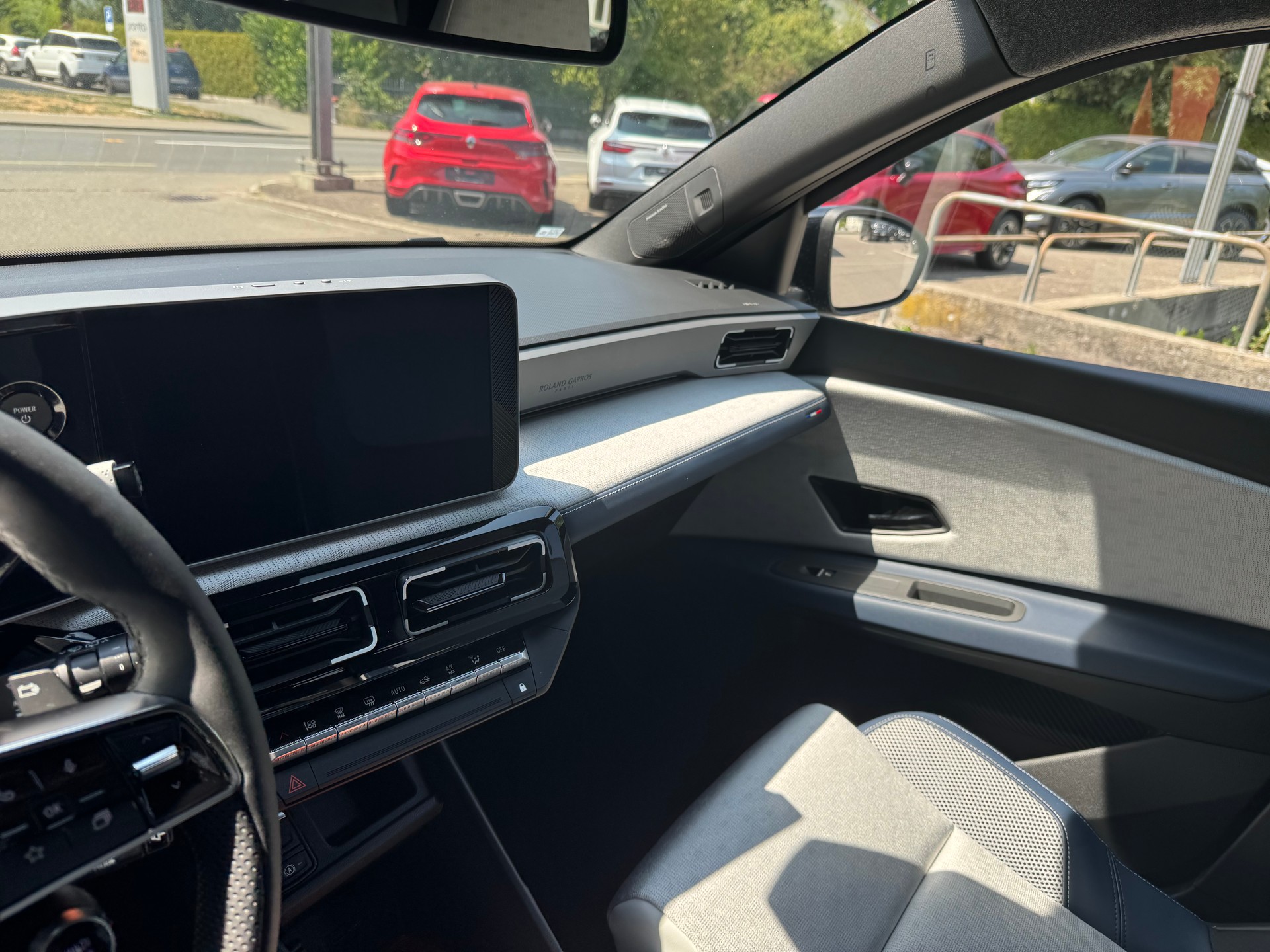 RENAULT R5 E-Tech Comfort Range 52 kWh Roland Garros-image-12