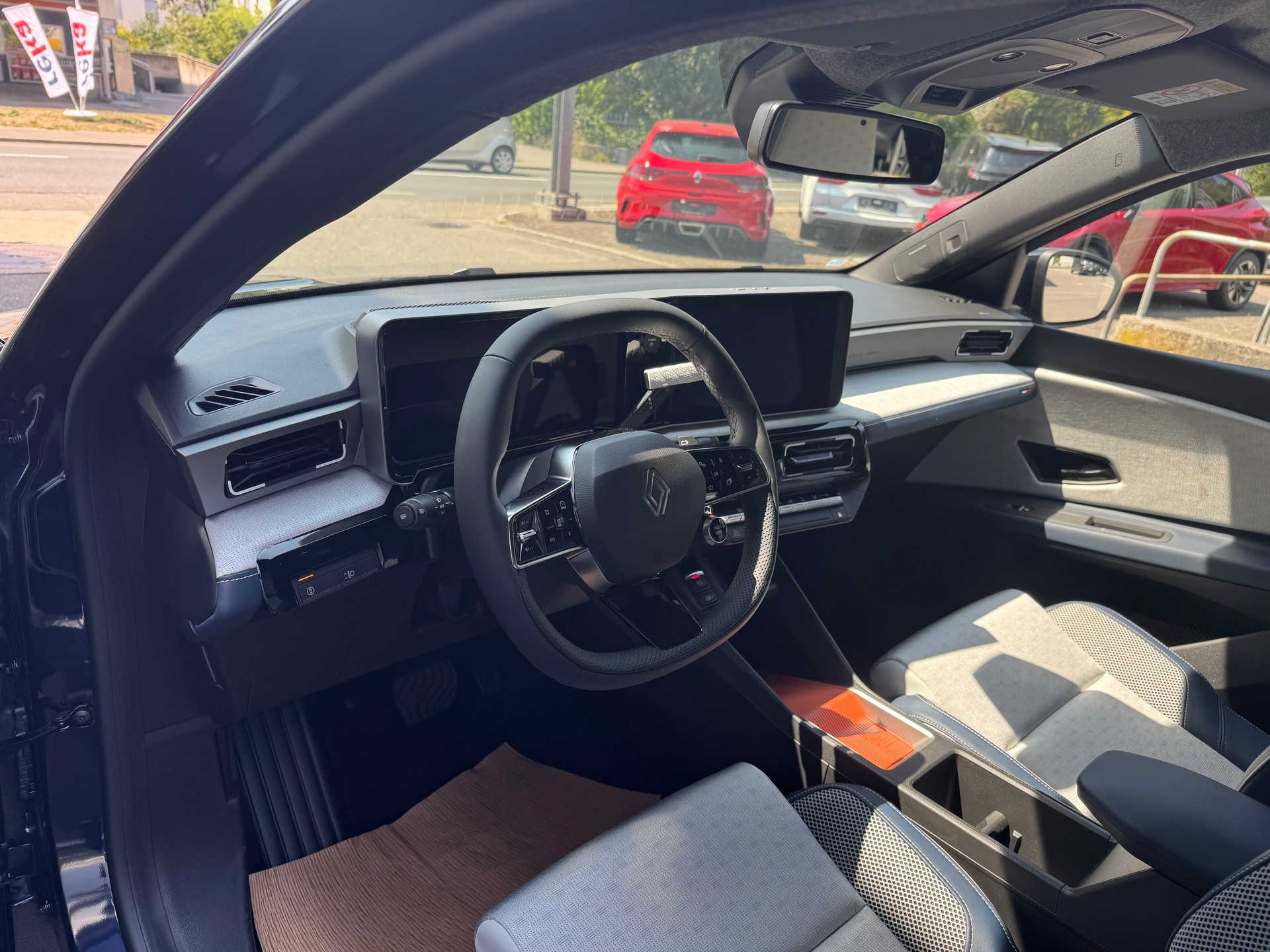 RENAULT R5 E-Tech Comfort Range 52 kWh Roland Garros-image-11