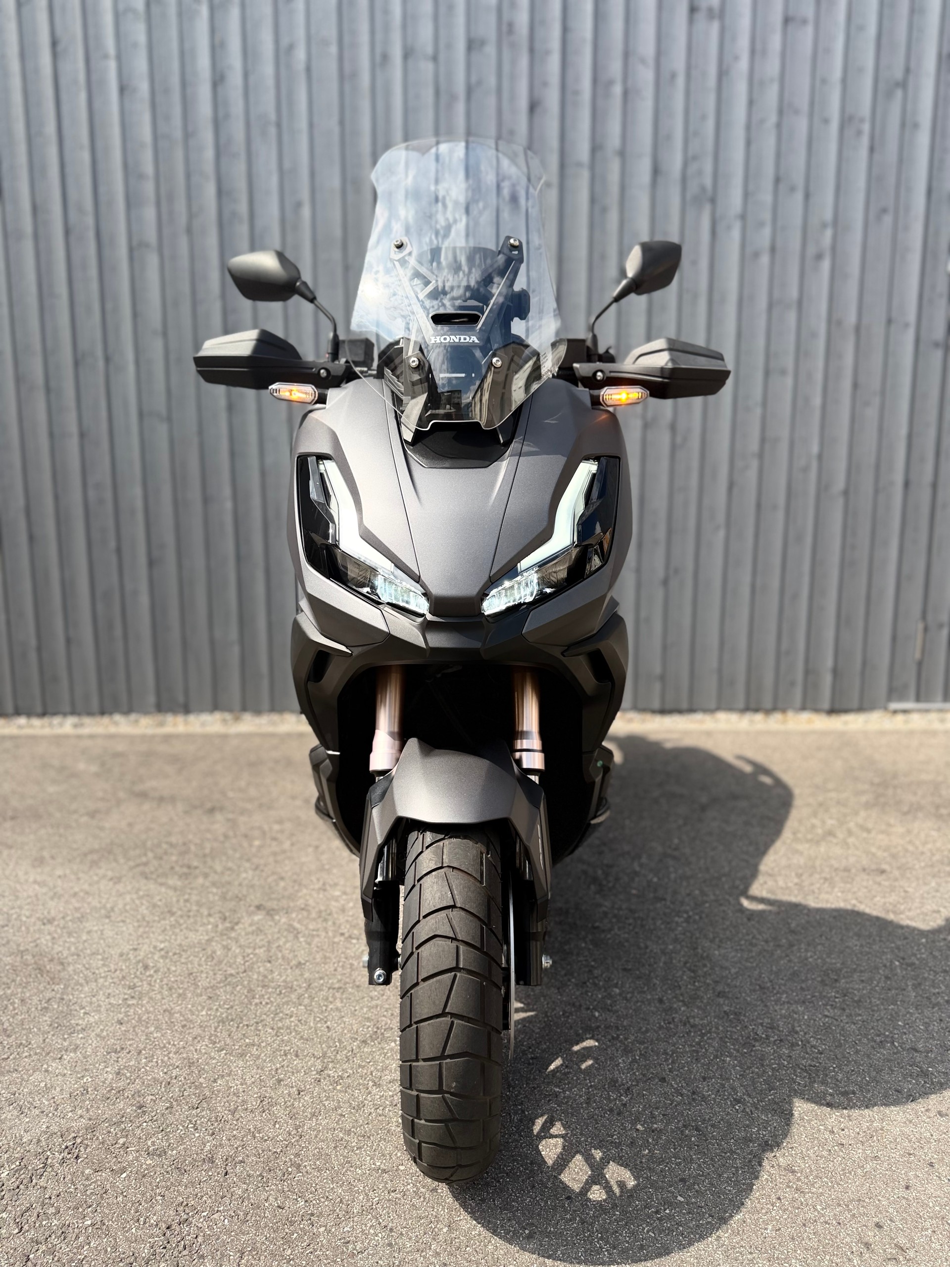 HONDA ADV 350-showroom-element-2