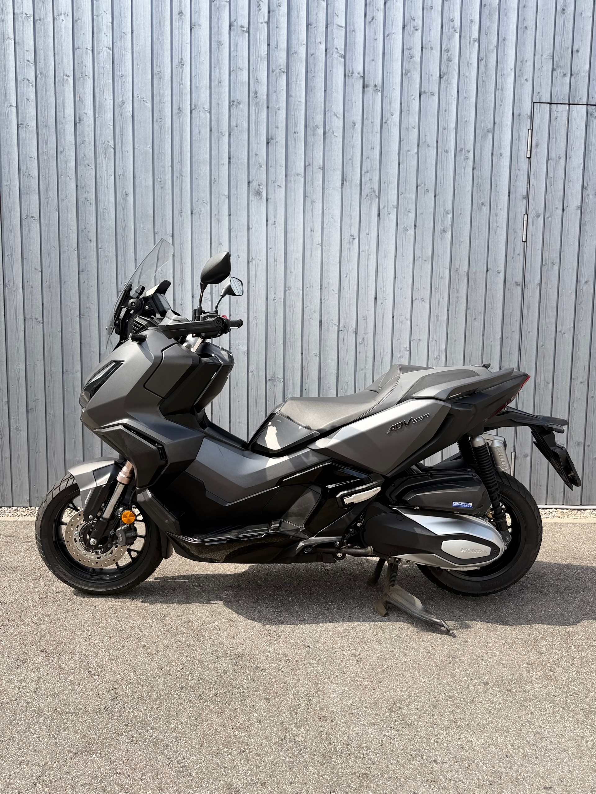 HONDA ADV 350-showroom-element-3
