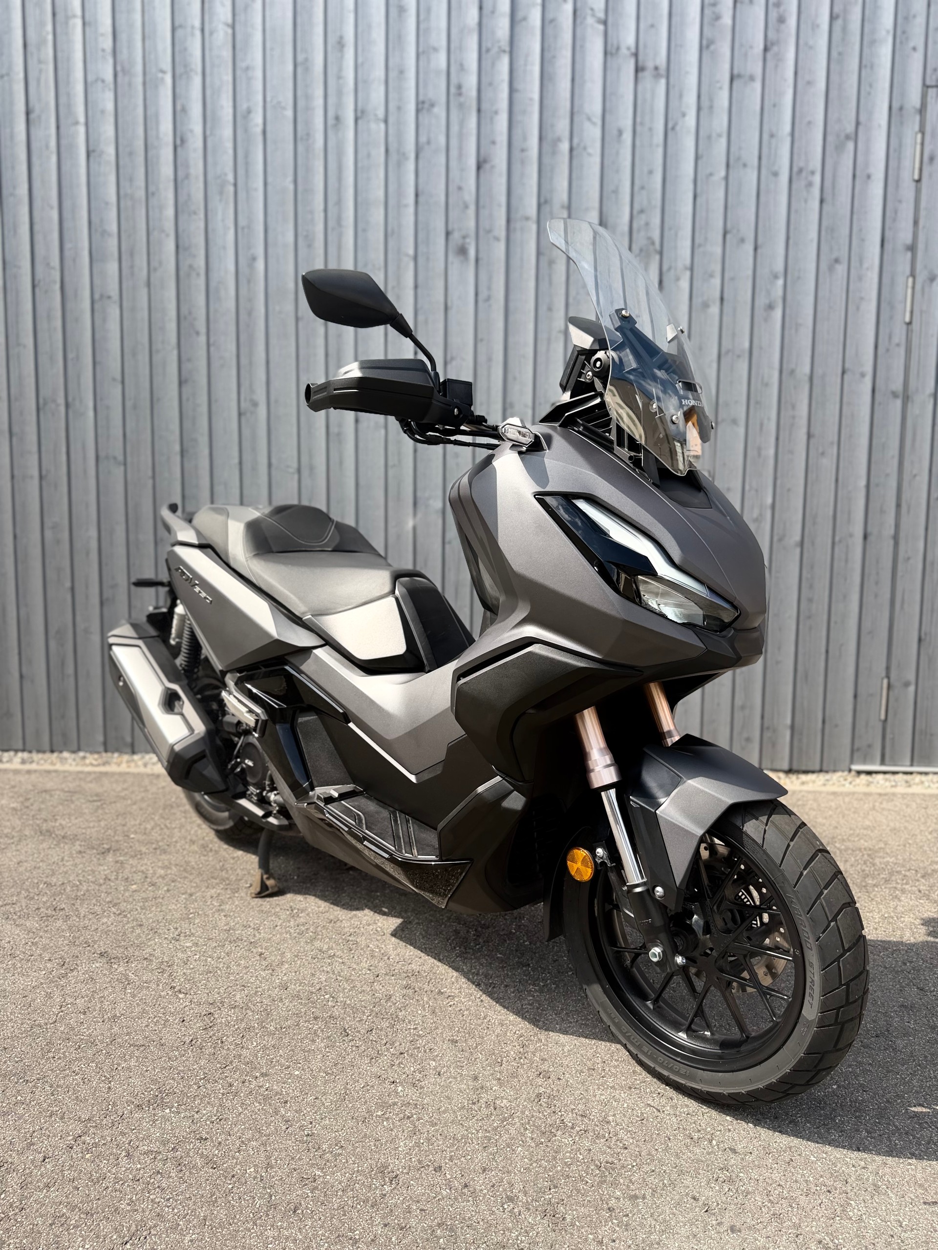HONDA ADV 350-showroom-element-1
