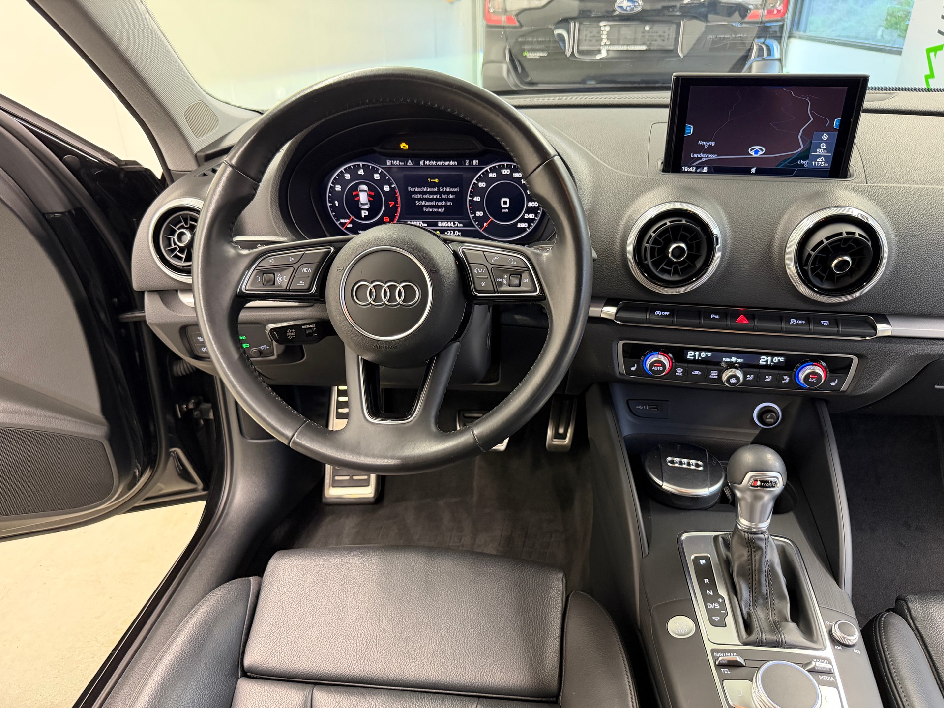 AUDI A3 Sportback 40 TFSI Attraction quattro S-tronic-image-17
