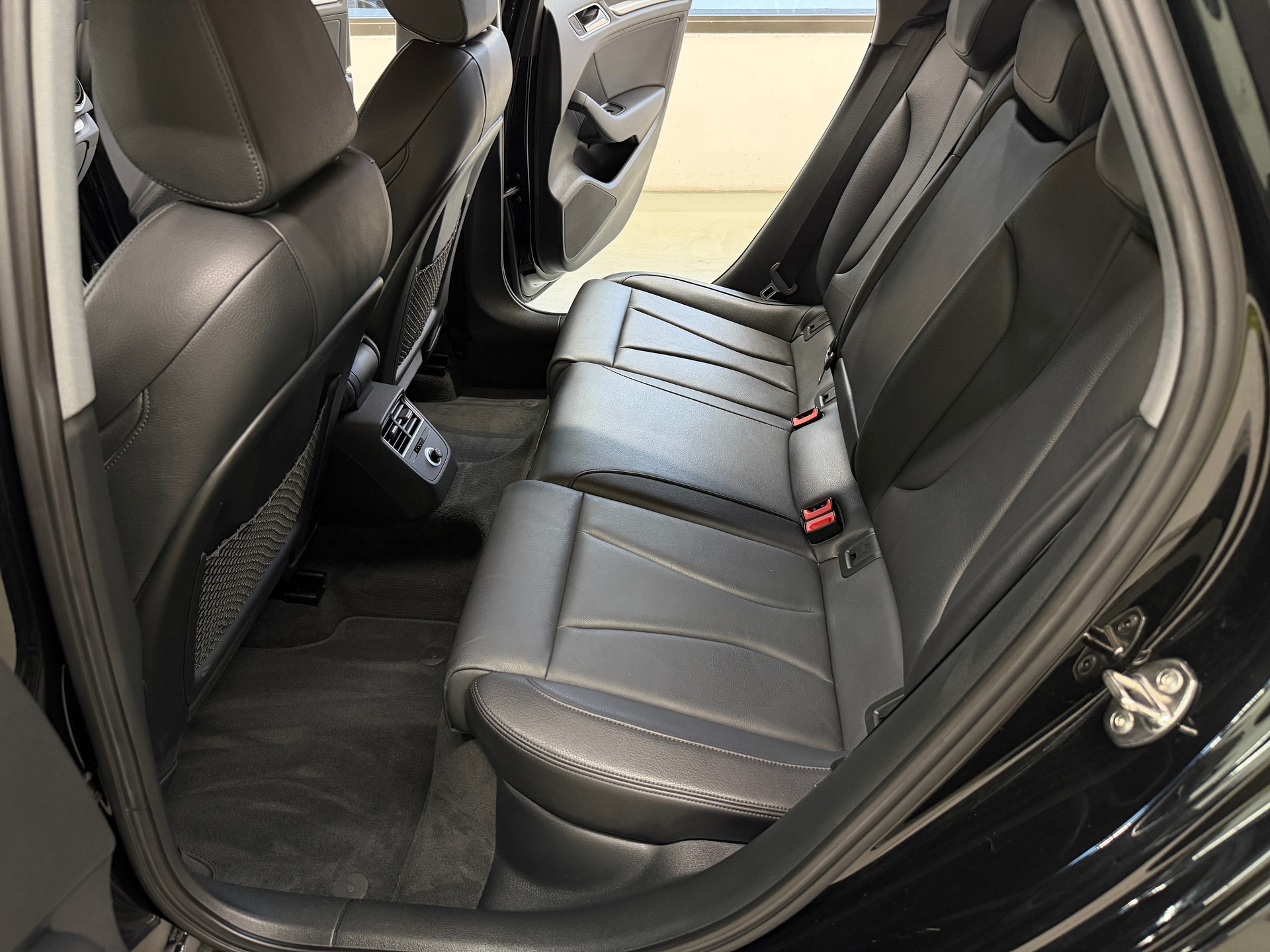 AUDI A3 Sportback 40 TFSI Attraction quattro S-tronic-image-12