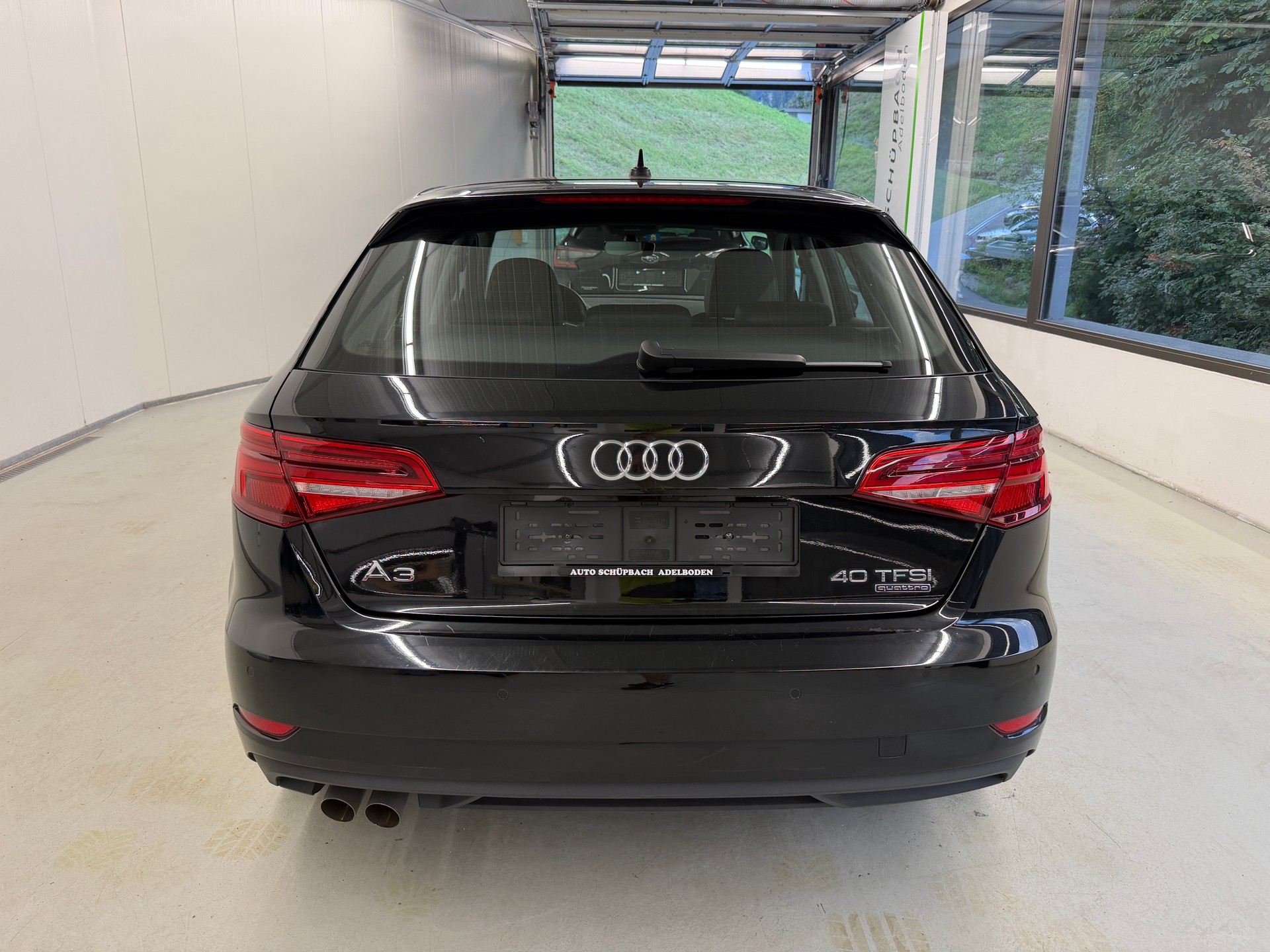 AUDI A3 Sportback 40 TFSI Attraction quattro S-tronic-image-4