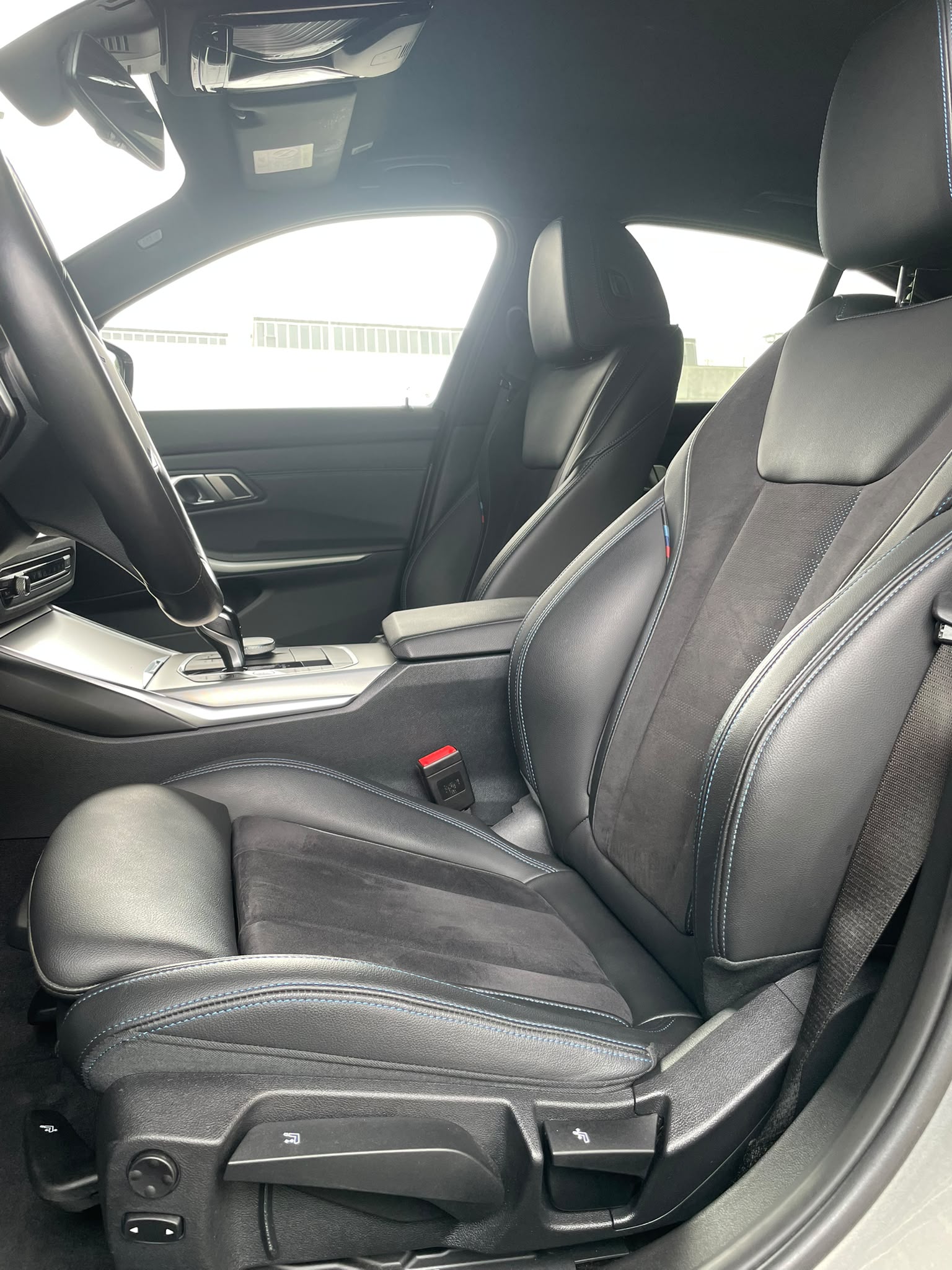 BMW 330i SAG-image-5
