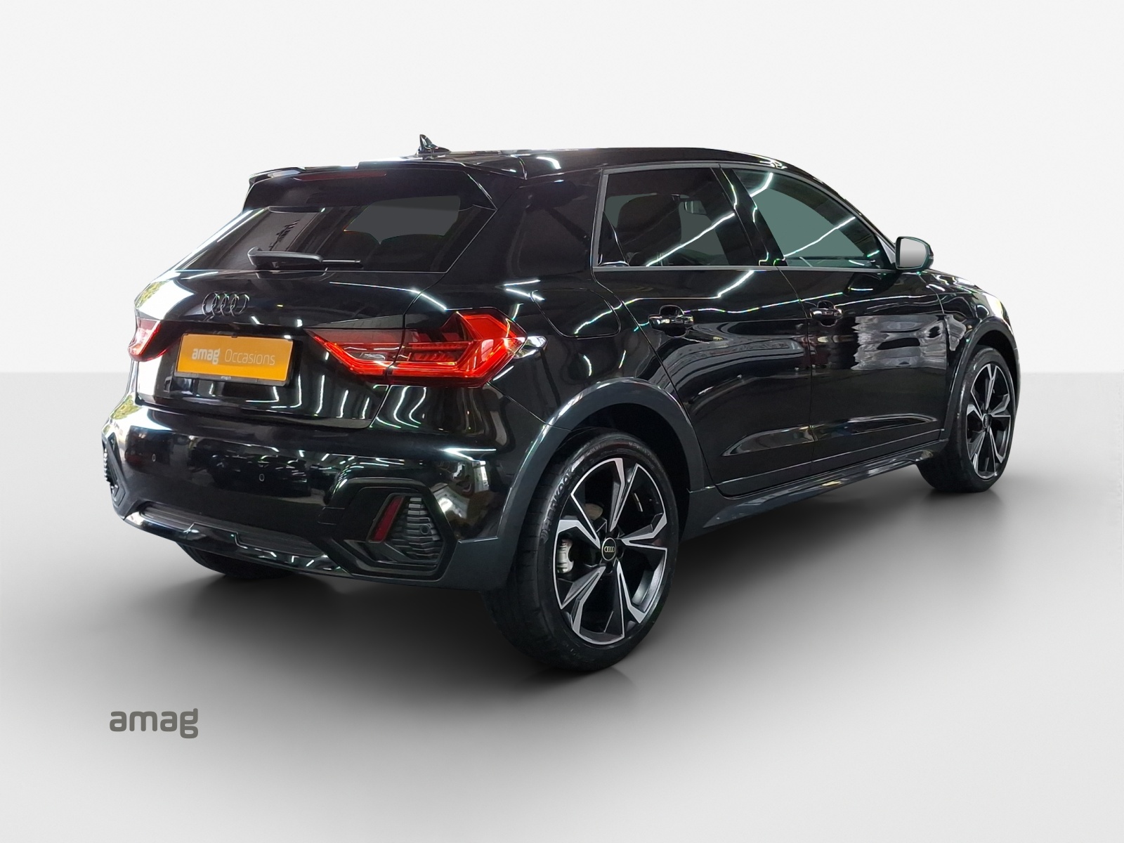 AUDI A1 allstreet 30 TFSI Attraction S-tronic-image-4