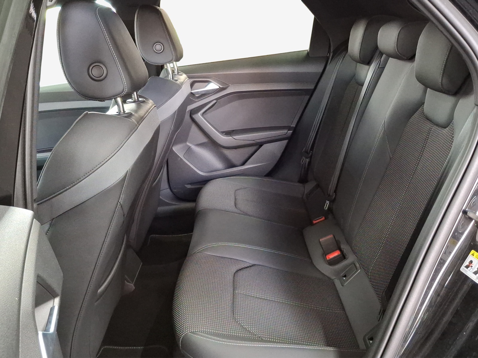AUDI A1 allstreet 30 TFSI Attraction S-tronic-image-11