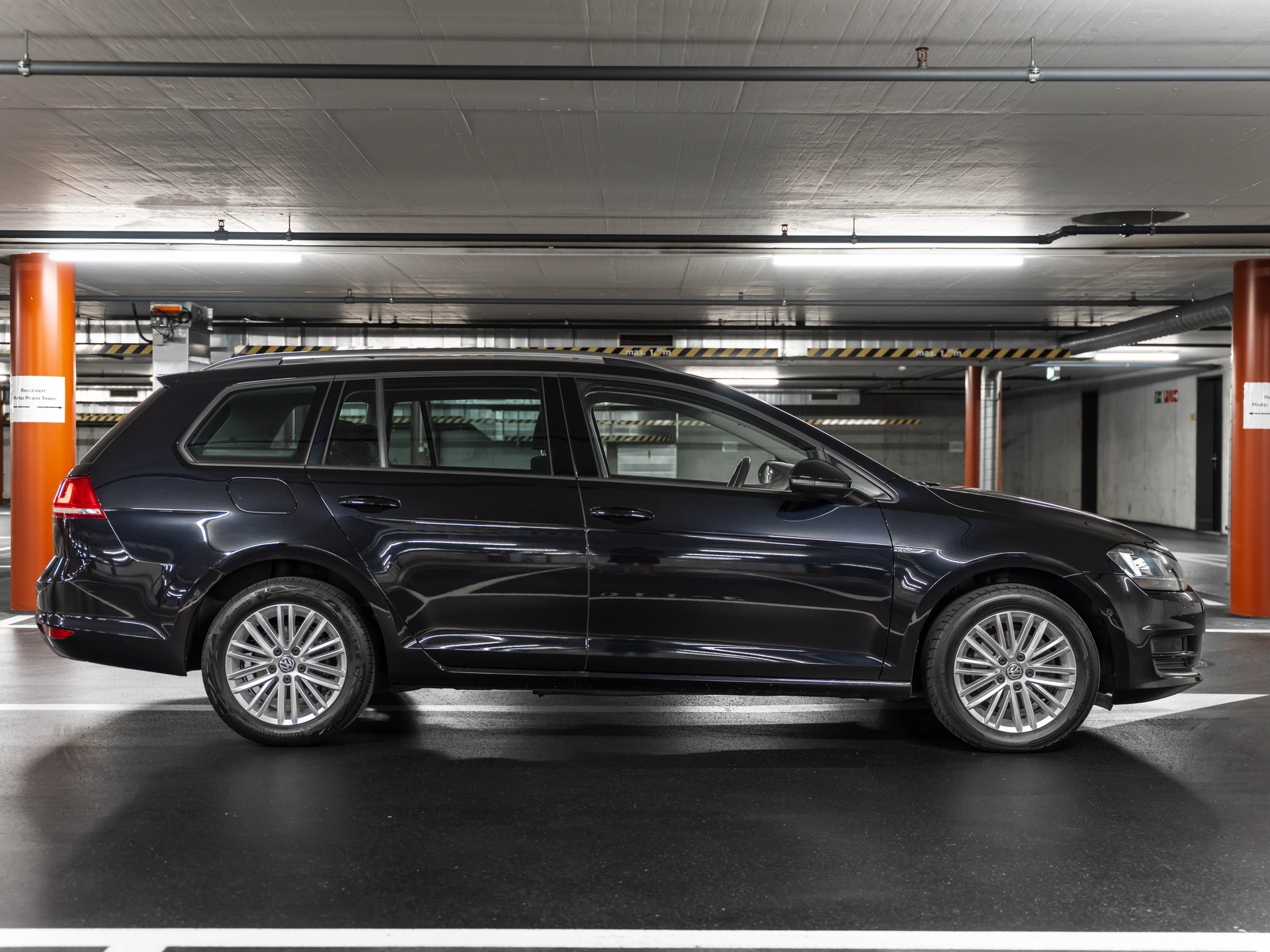 VW Golf Variant 2.0 TDI Cup 4Motion-image-10
