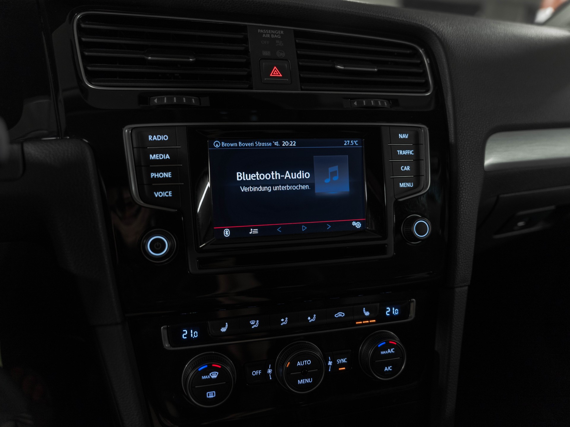 VW Golf Variant 2.0 TDI Cup 4Motion-image-21