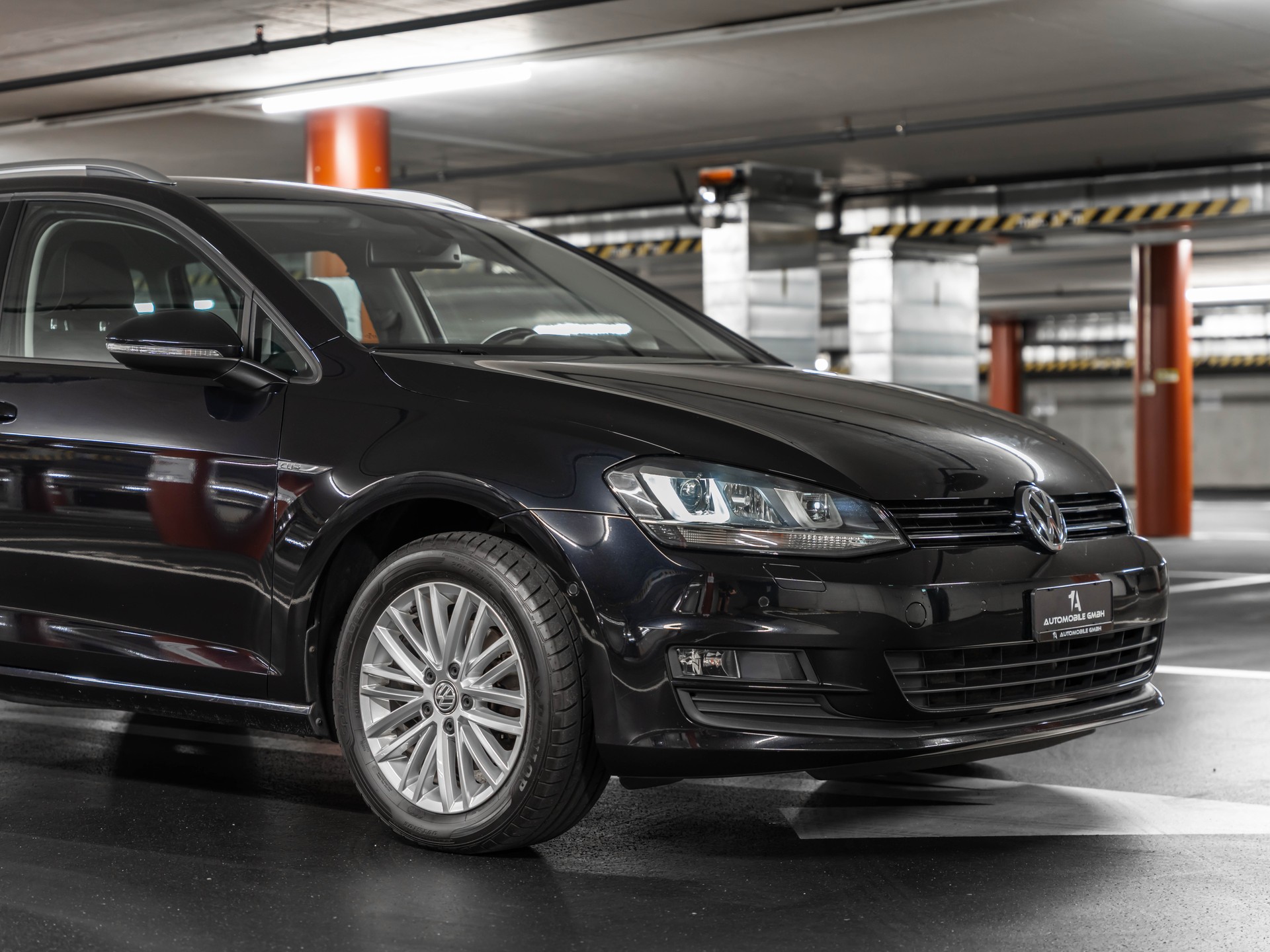 VW Golf Variant 2.0 TDI Cup 4Motion-image-12